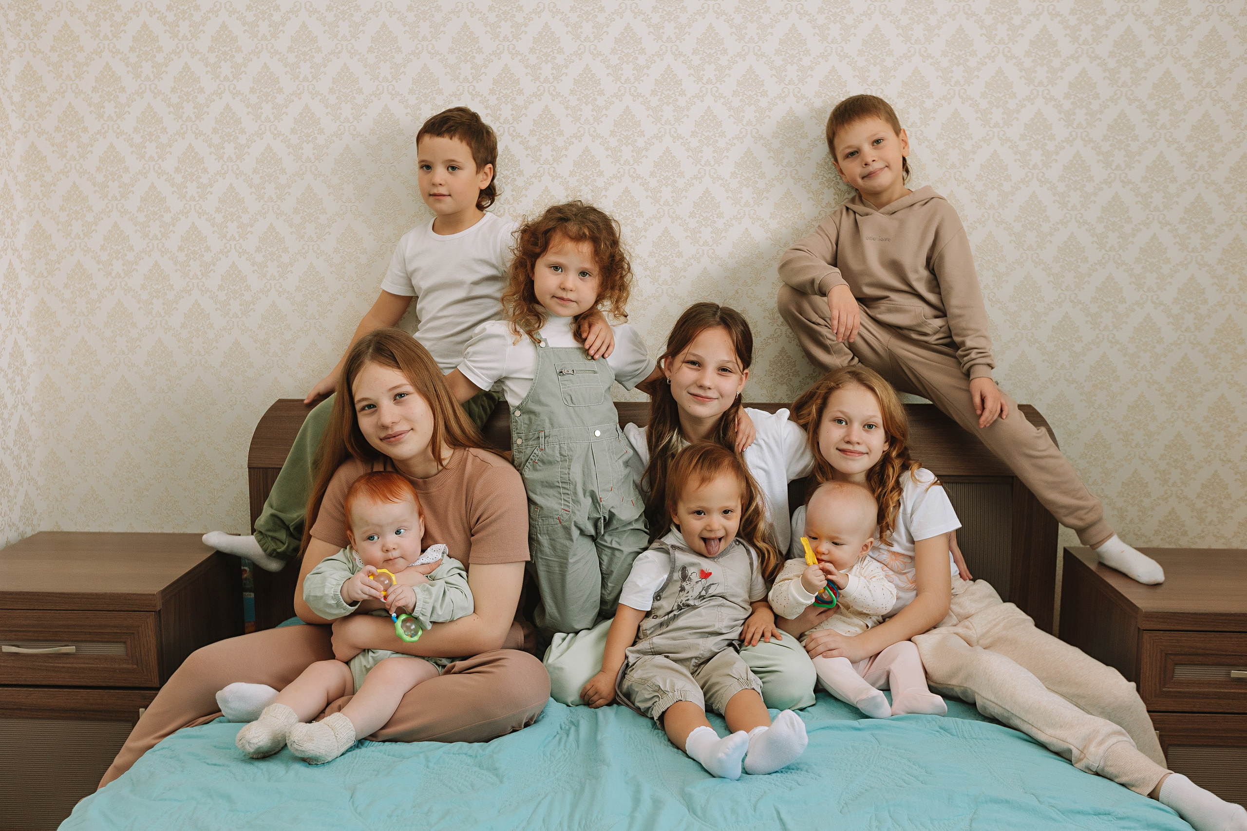 Большая семья (17 человек в частном доме, 2 часа). Семейный фотограф Тюмень, фотограф на роды Салмина Мария