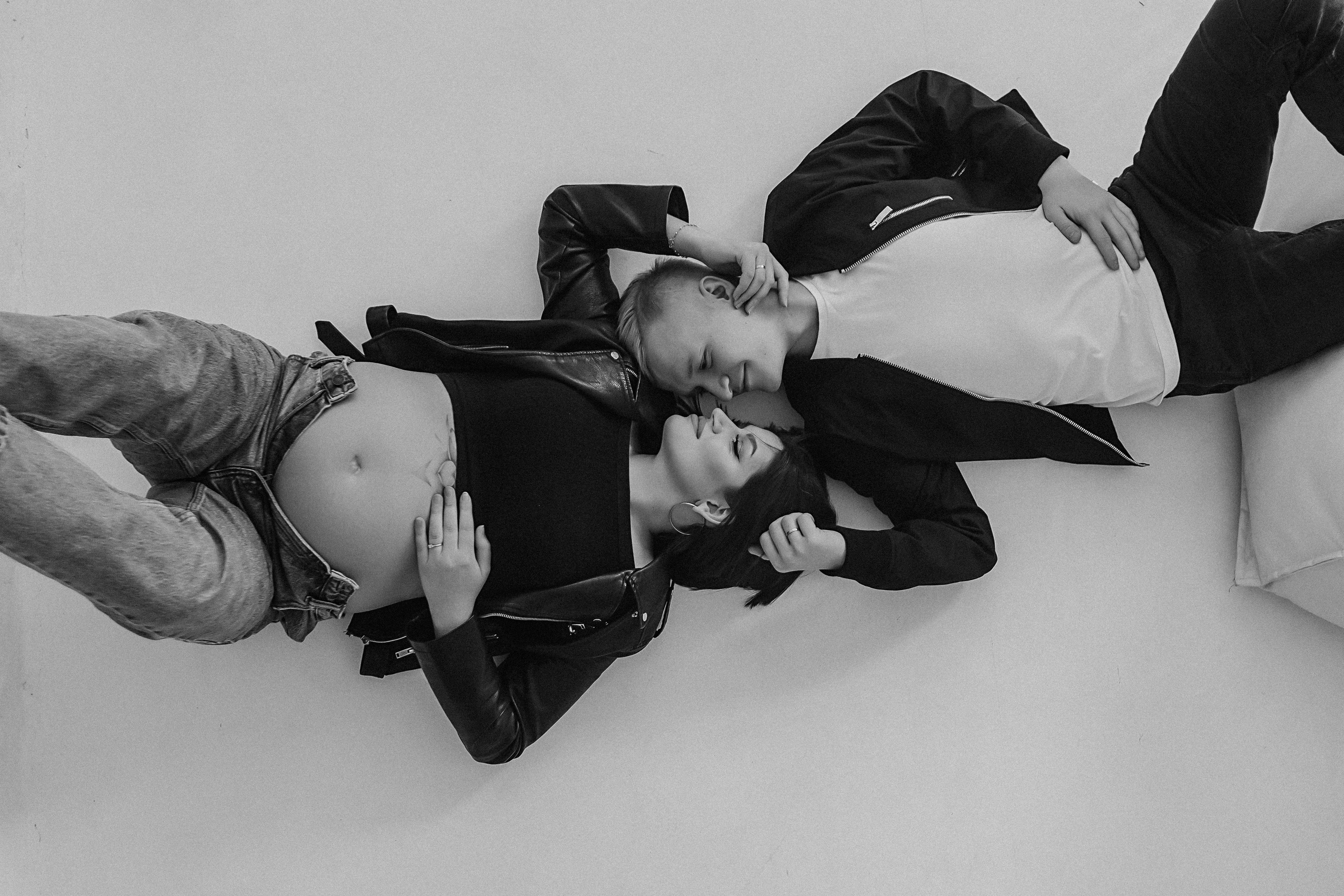 Студия 216 (зал 215). Семейный фотограф Тюмень, фотограф на роды Салмина Мария