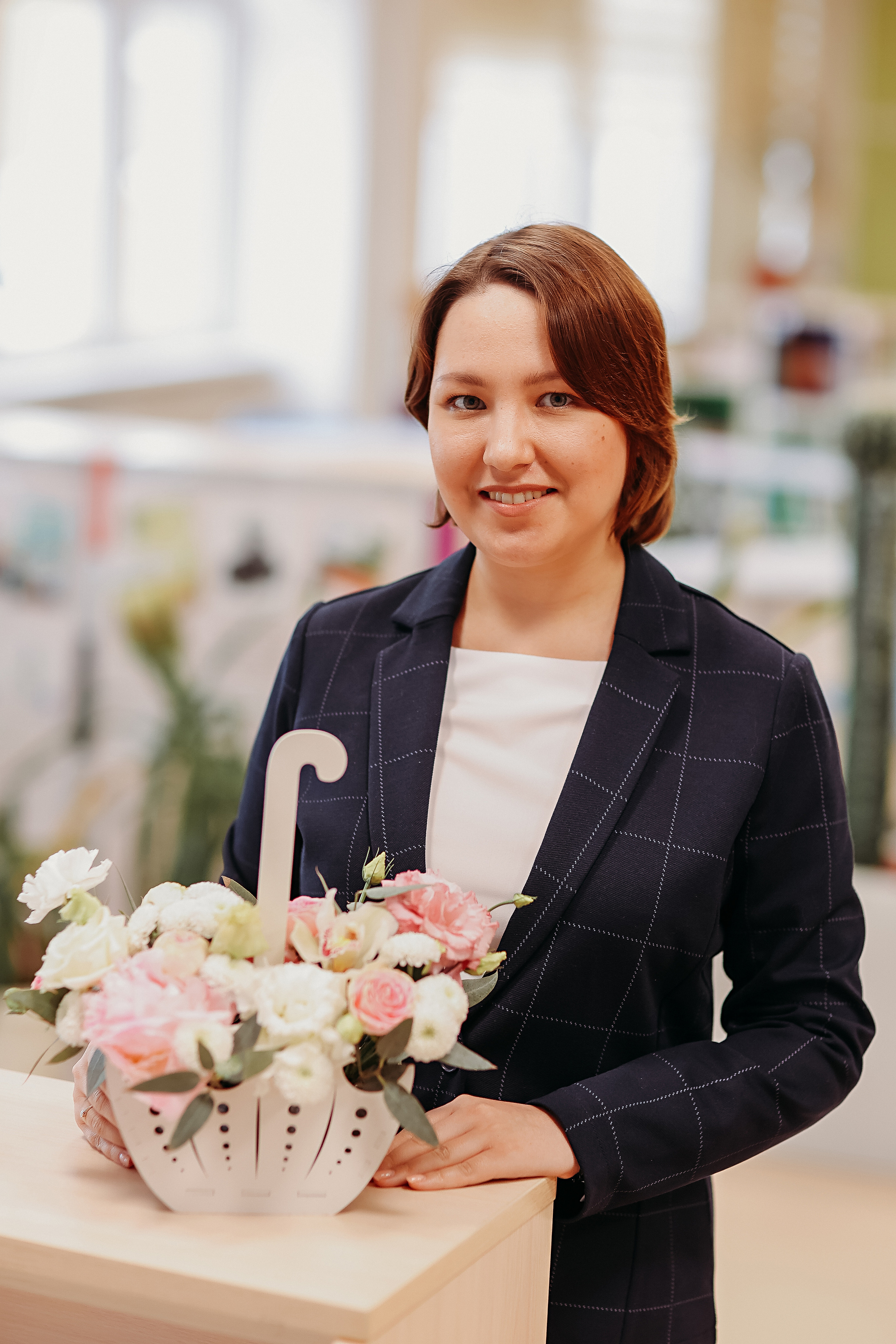 8 класс в библиотеке. Семейный фотограф Тюмень, фотограф на роды Салмина Мария