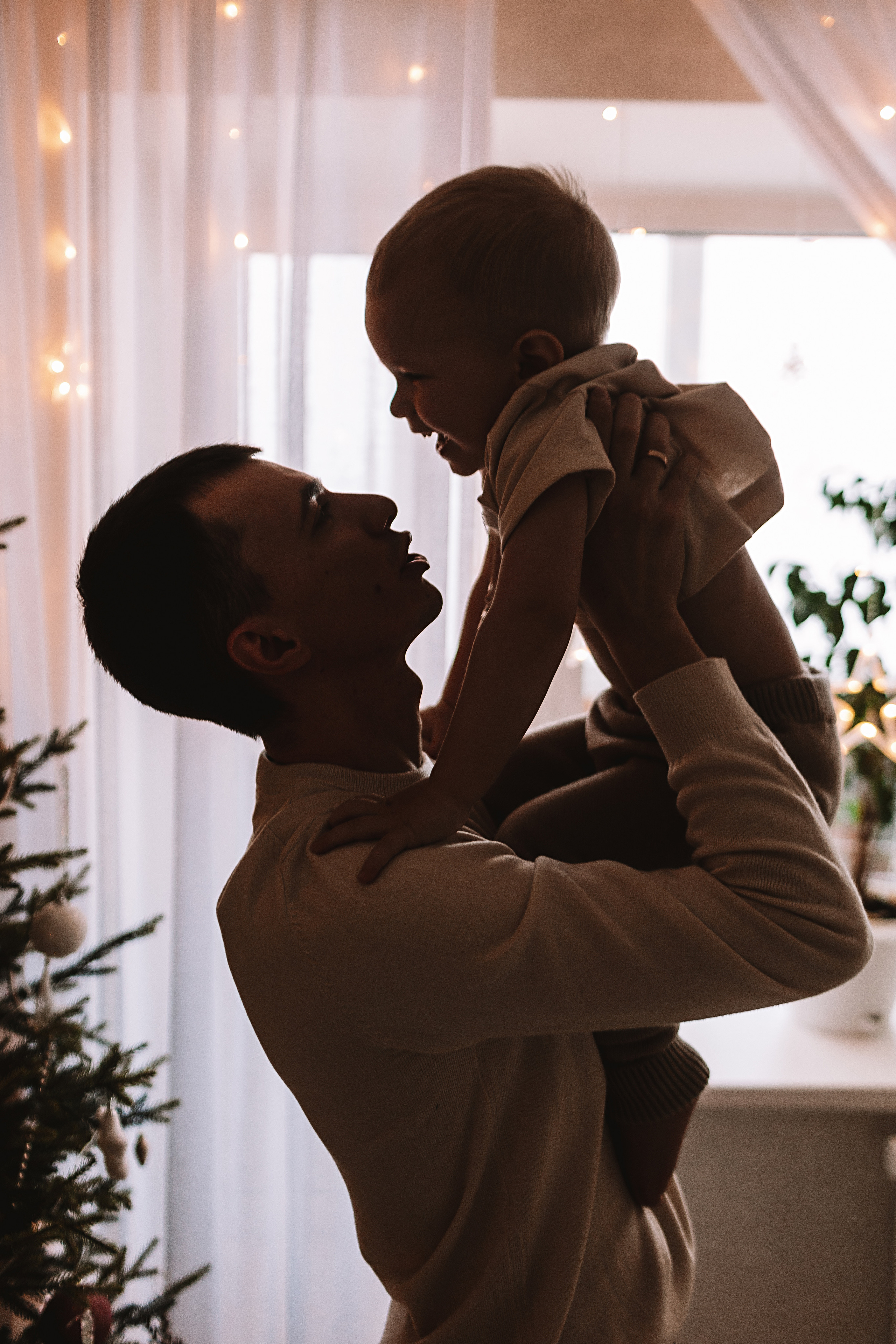 Очень активный Лев. Семейный фотограф Тюмень, фотограф на роды Салмина Мария