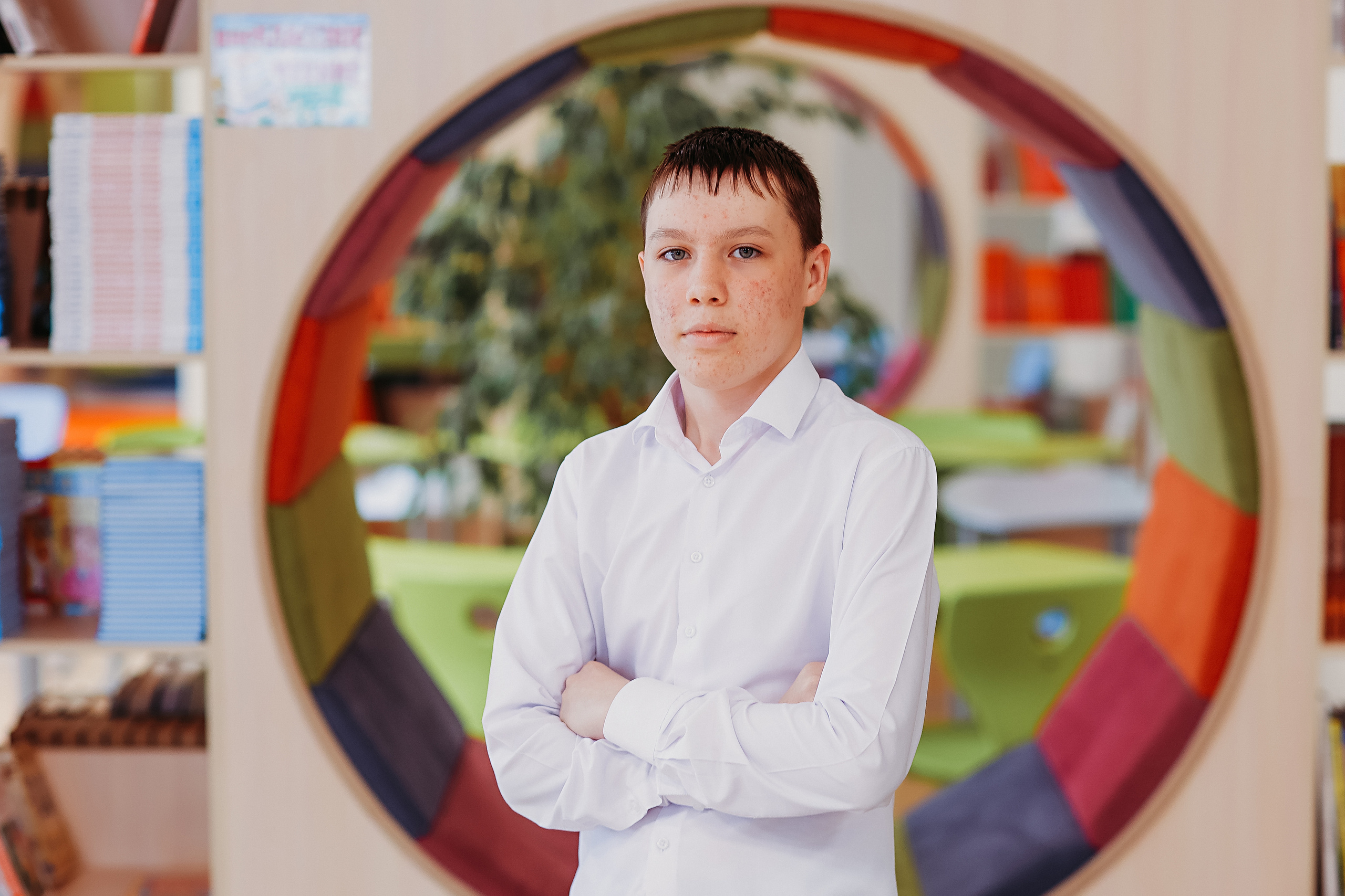 8 класс в библиотеке. Семейный фотограф Тюмень, фотограф на роды Салмина Мария