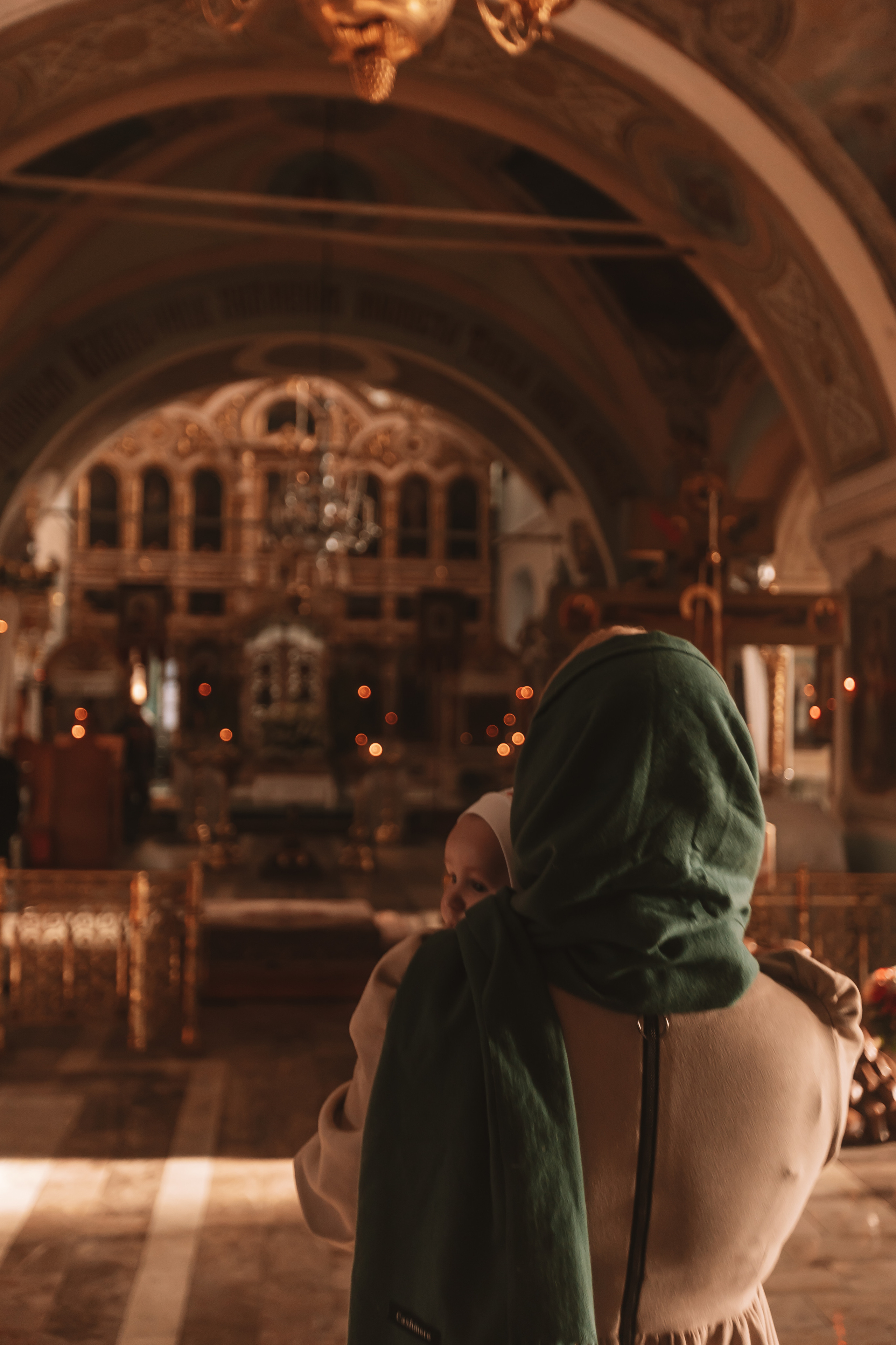 Крещение семакова. Семейный фотограф Тюмень, фотограф на роды Салмина Мария