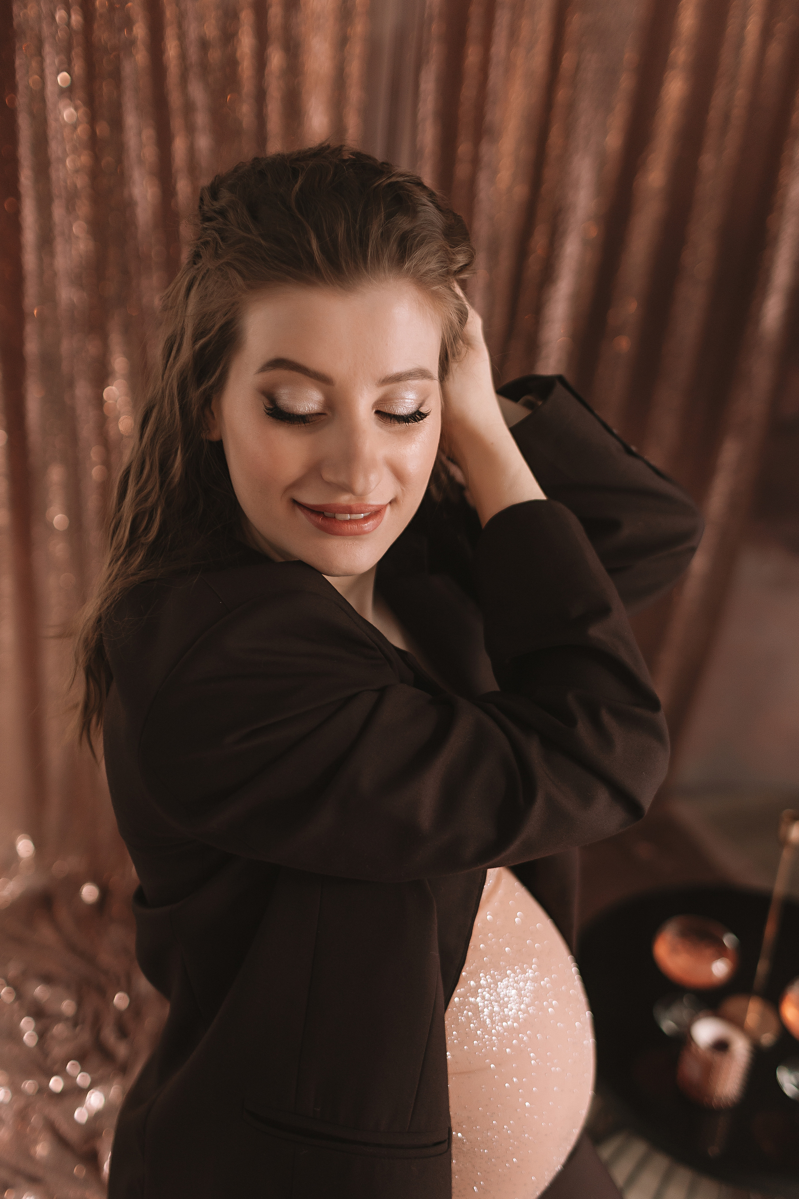 Беременность (фататум, циклорама и зал). Семейный фотограф Тюмень, фотограф на роды Салмина Мария