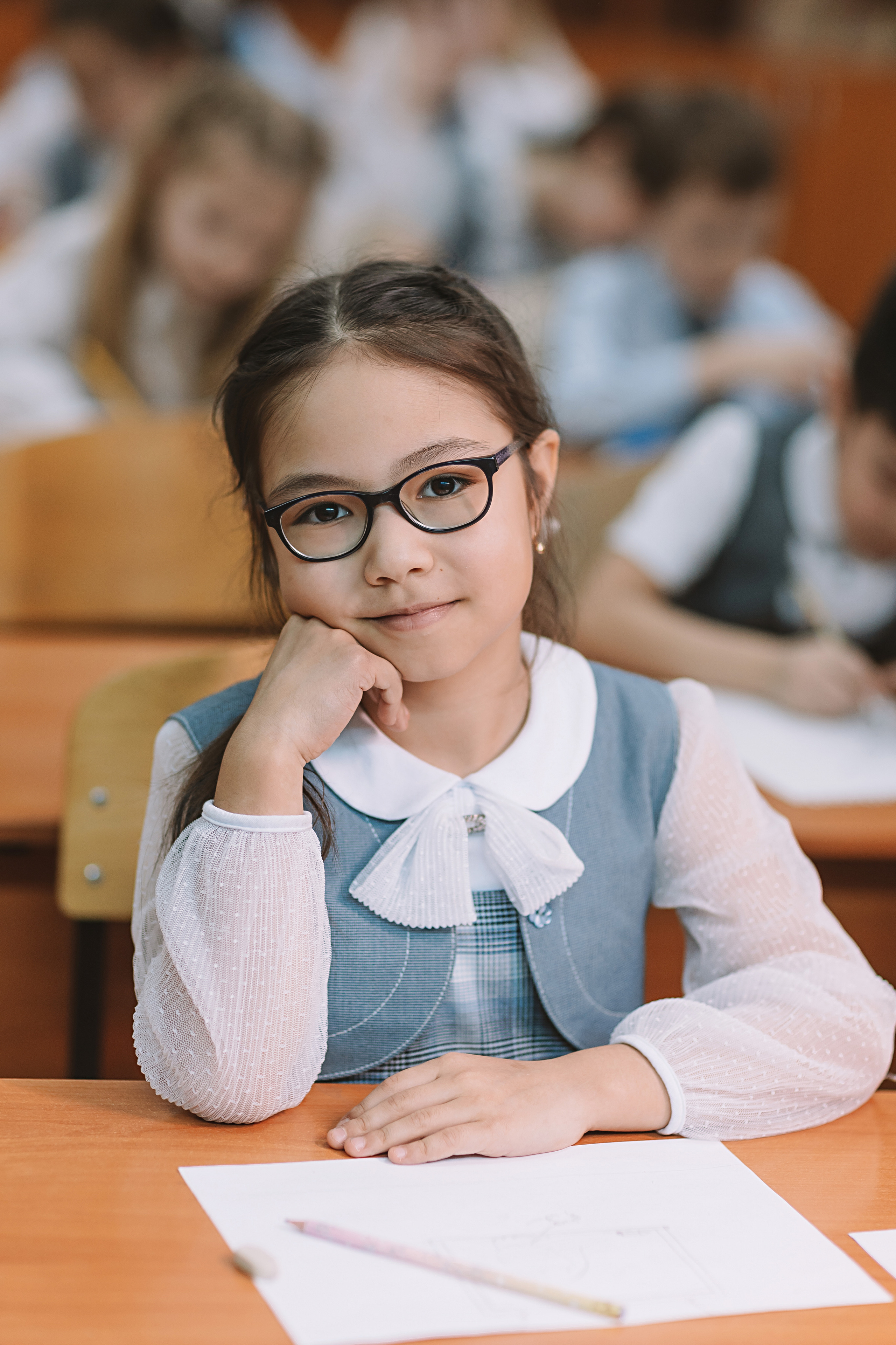 2 класс в школе. Семейный фотограф Тюмень, фотограф на роды Салмина Мария