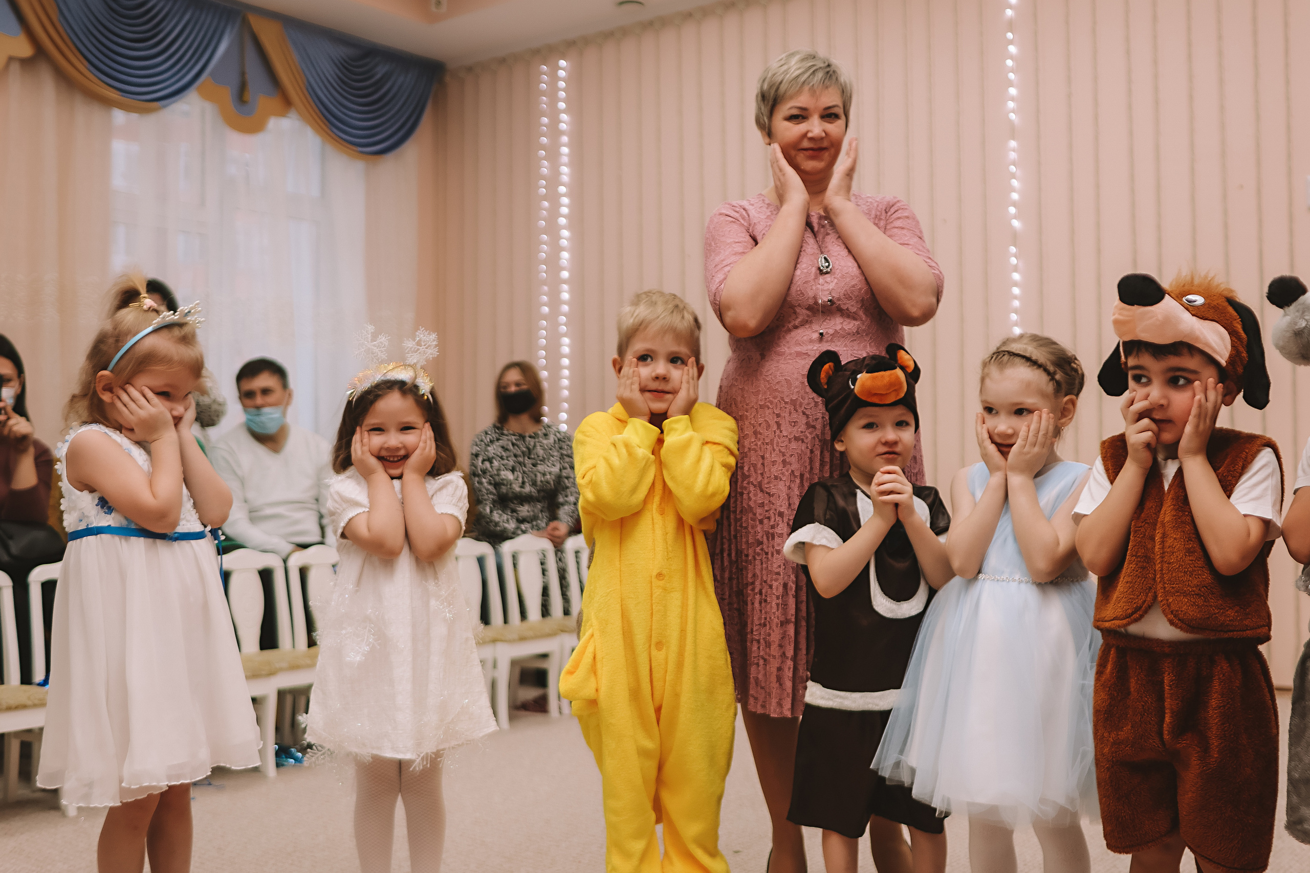 Репортаж новогоднего утренника. Семейный фотограф Тюмень, фотограф на роды Салмина Мария