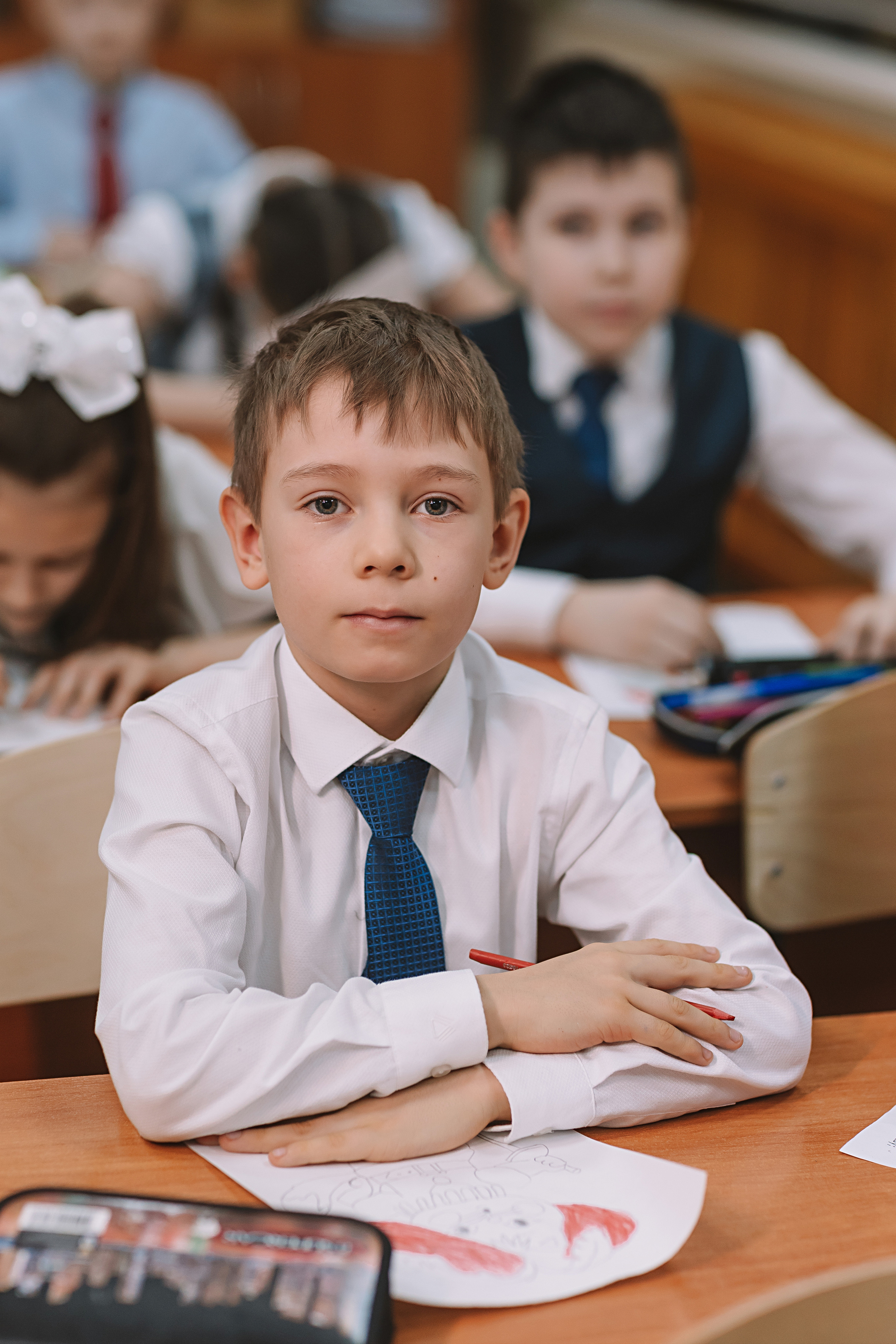 2 класс в школе. Семейный фотограф Тюмень, фотограф на роды Салмина Мария