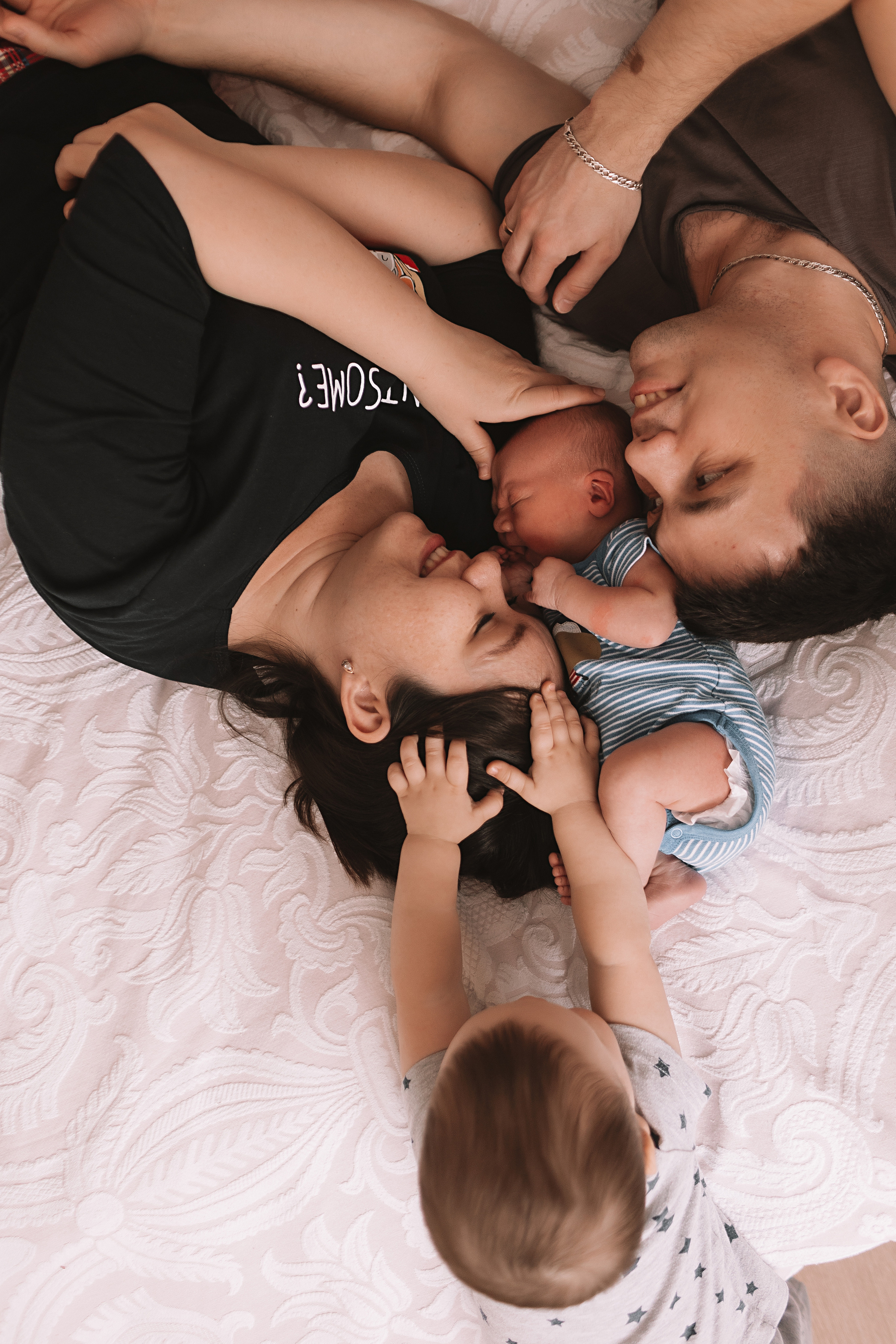 Руслан. Семейный фотограф Тюмень, фотограф на роды Салмина Мария