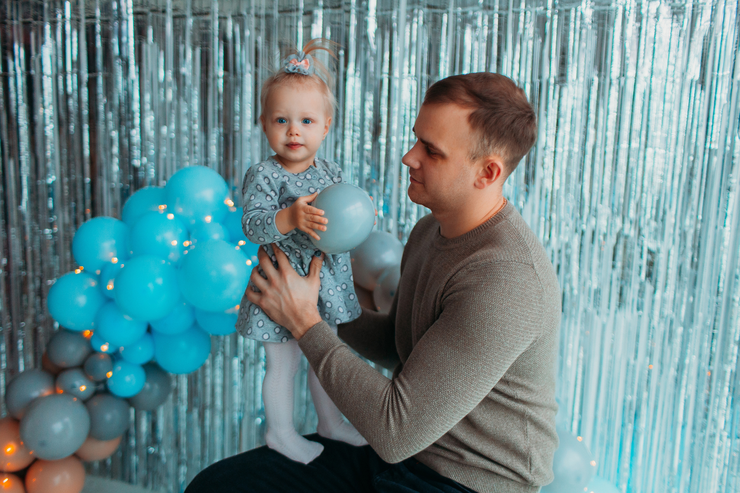Годик в ВВ студио. Семейный фотограф Тюмень, фотограф на роды Салмина Мария