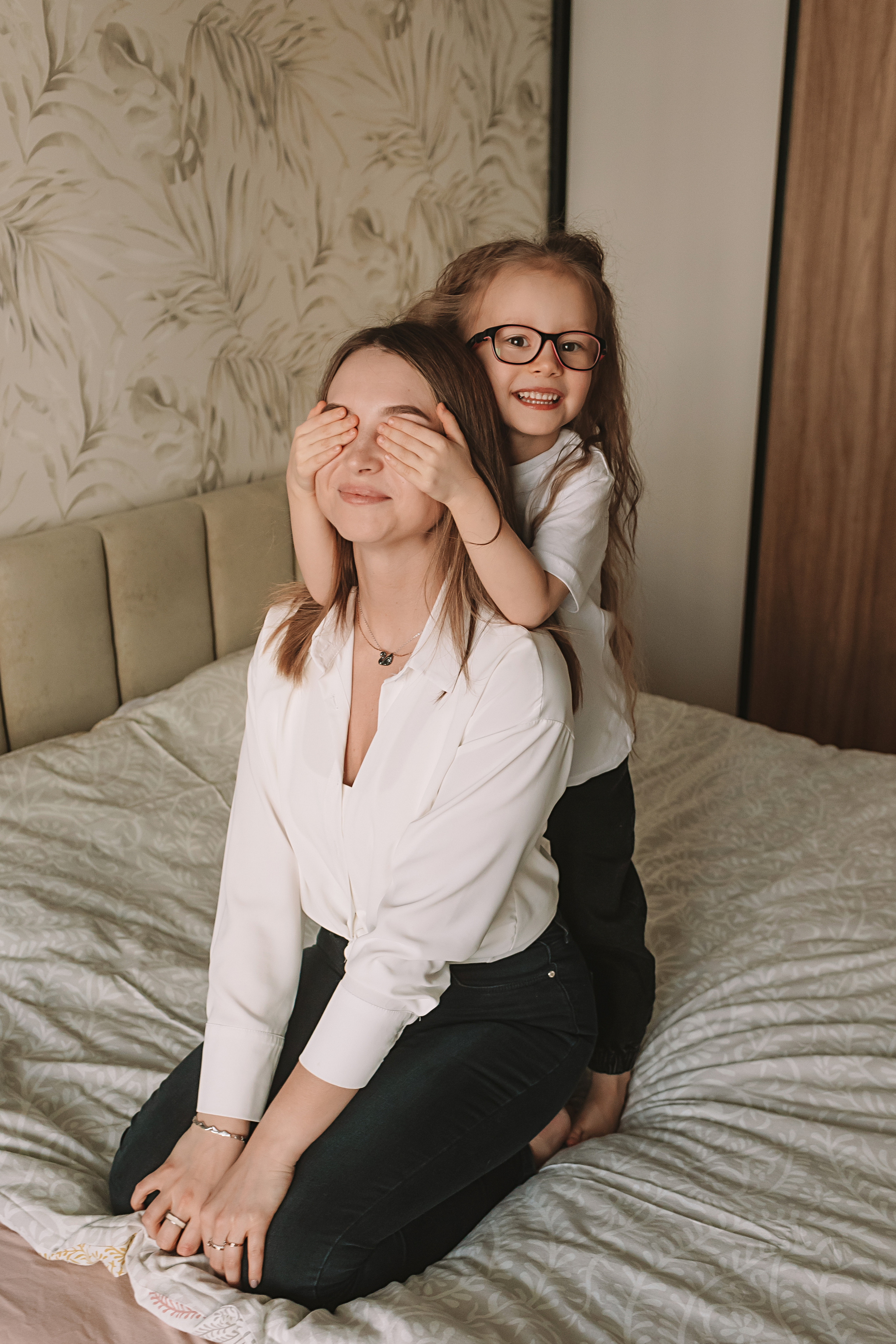 Мама дочка. Семейный фотограф Тюмень, фотограф на роды Салмина Мария