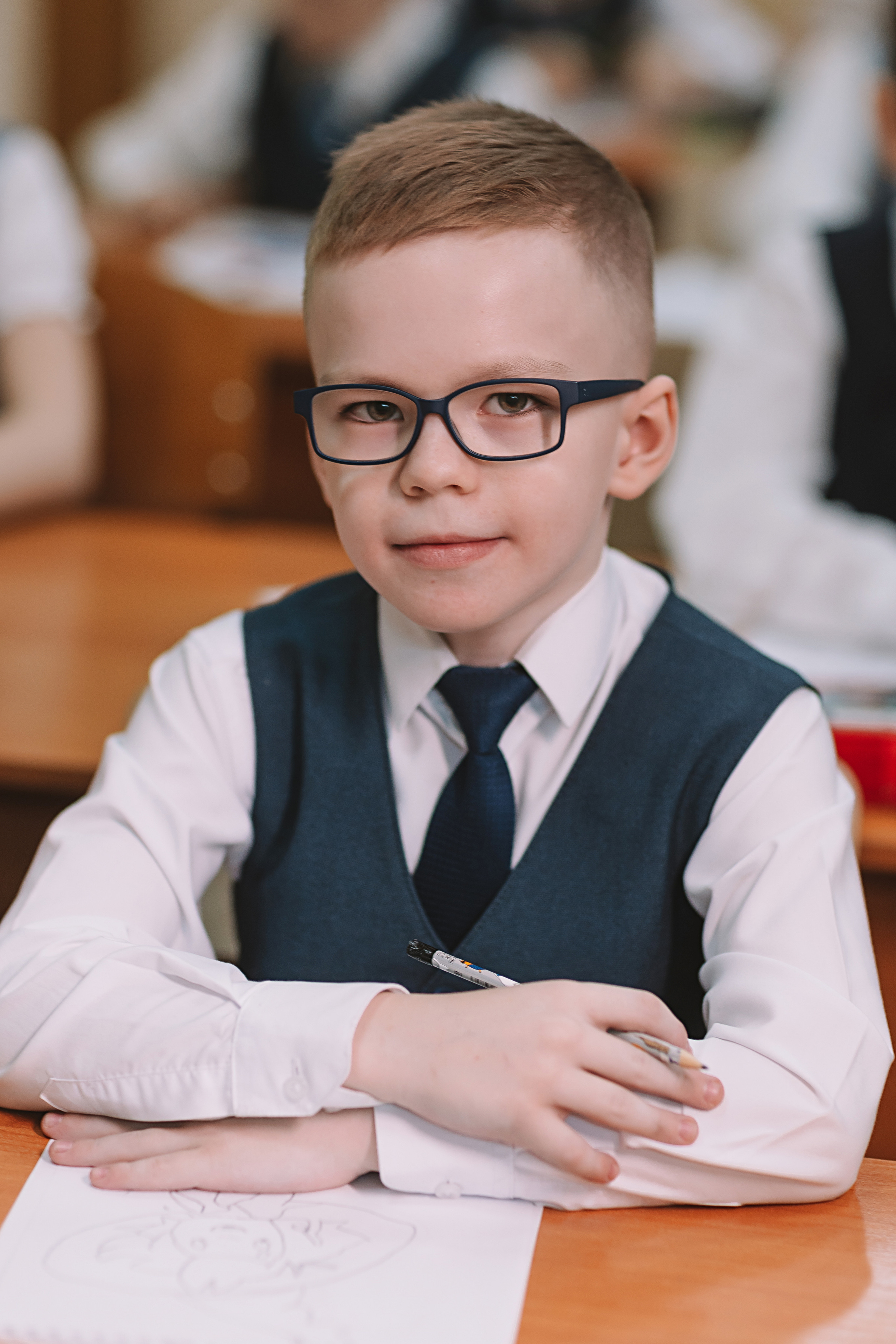 2 класс в школе. Семейный фотограф Тюмень, фотограф на роды Салмина Мария