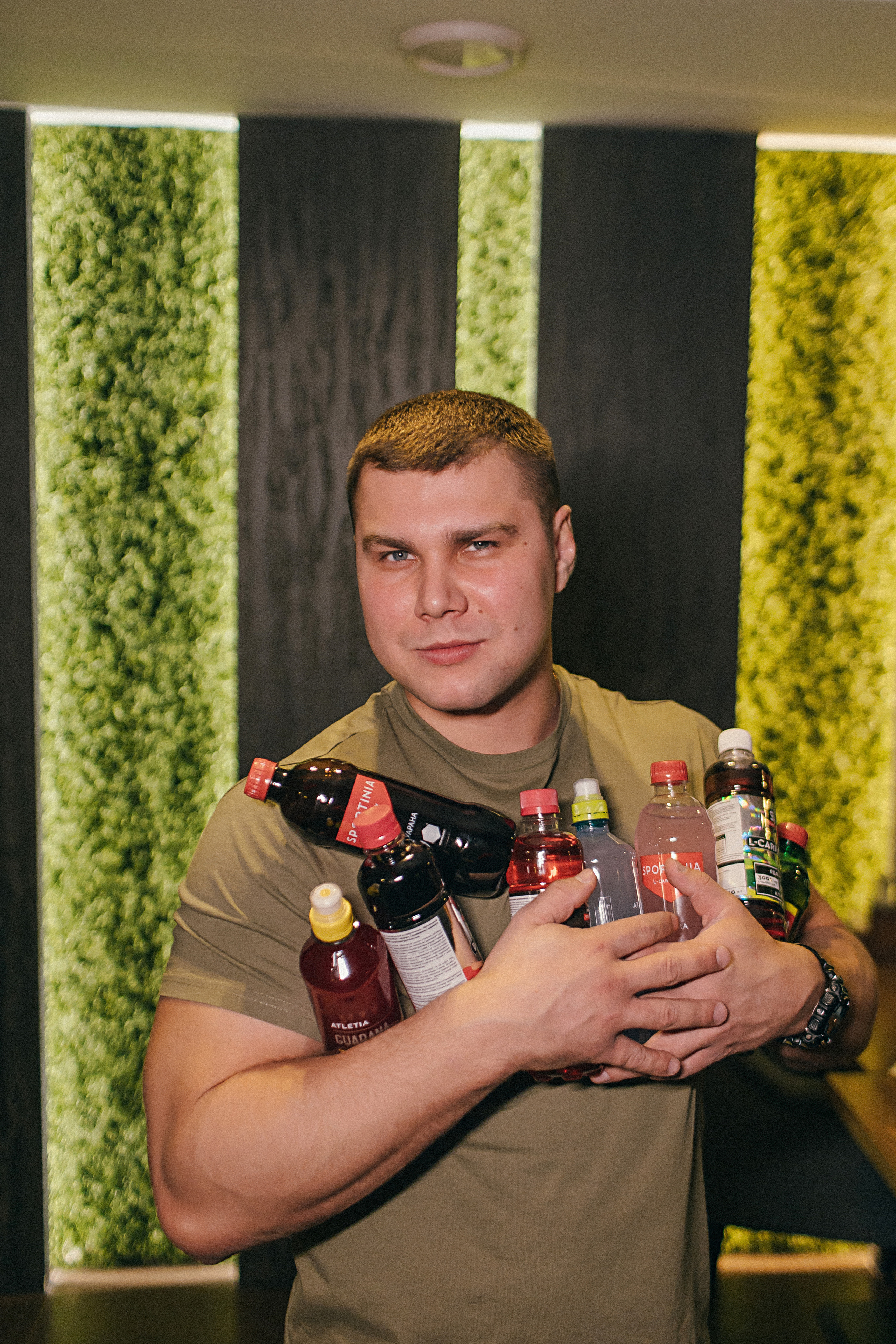 Бар спортивного питания. Семейный фотограф Тюмень, фотограф на роды Салмина Мария