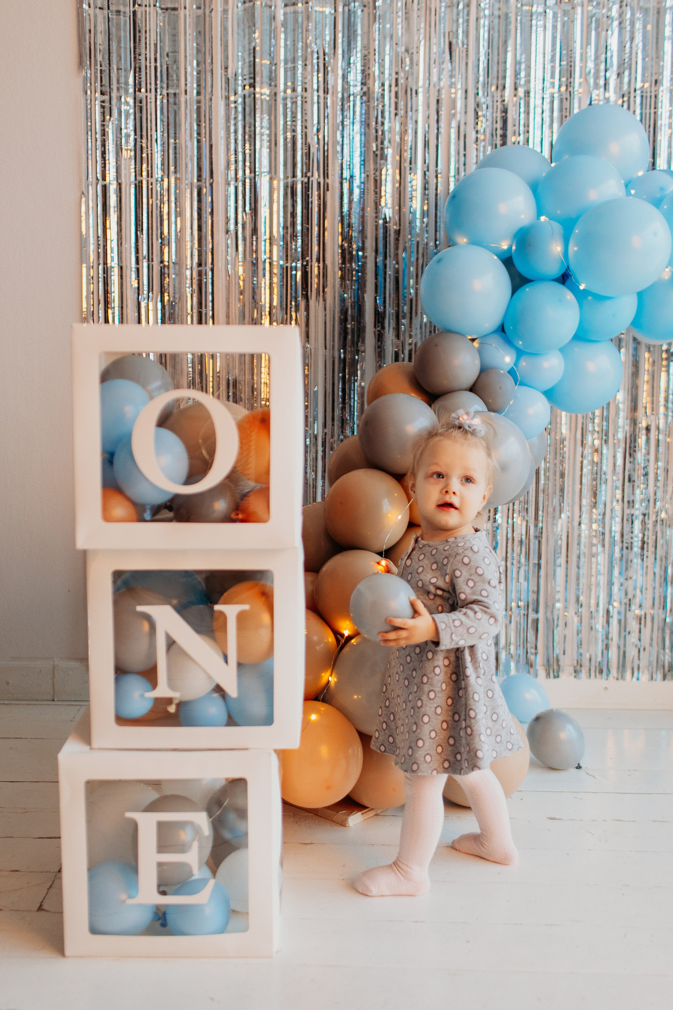 Годик в ВВ студио. Семейный фотограф Тюмень, фотограф на роды Салмина Мария