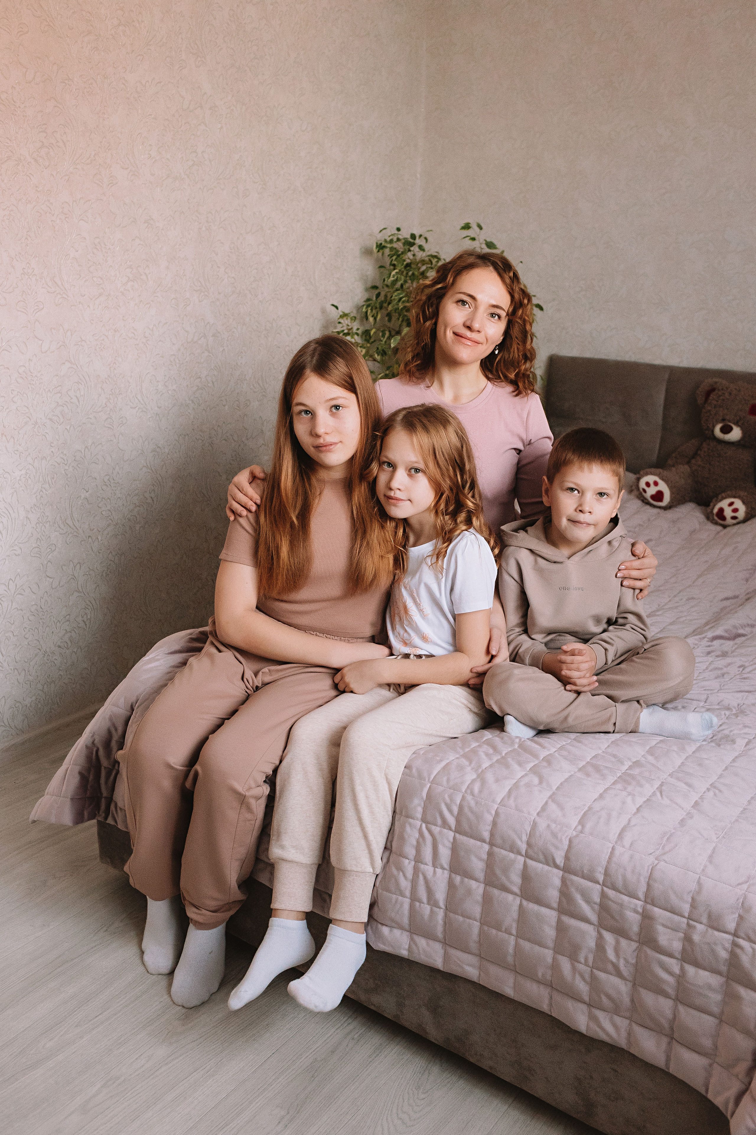 Большая семья (17 человек в частном доме, 2 часа). Семейный фотограф Тюмень, фотограф на роды Салмина Мария