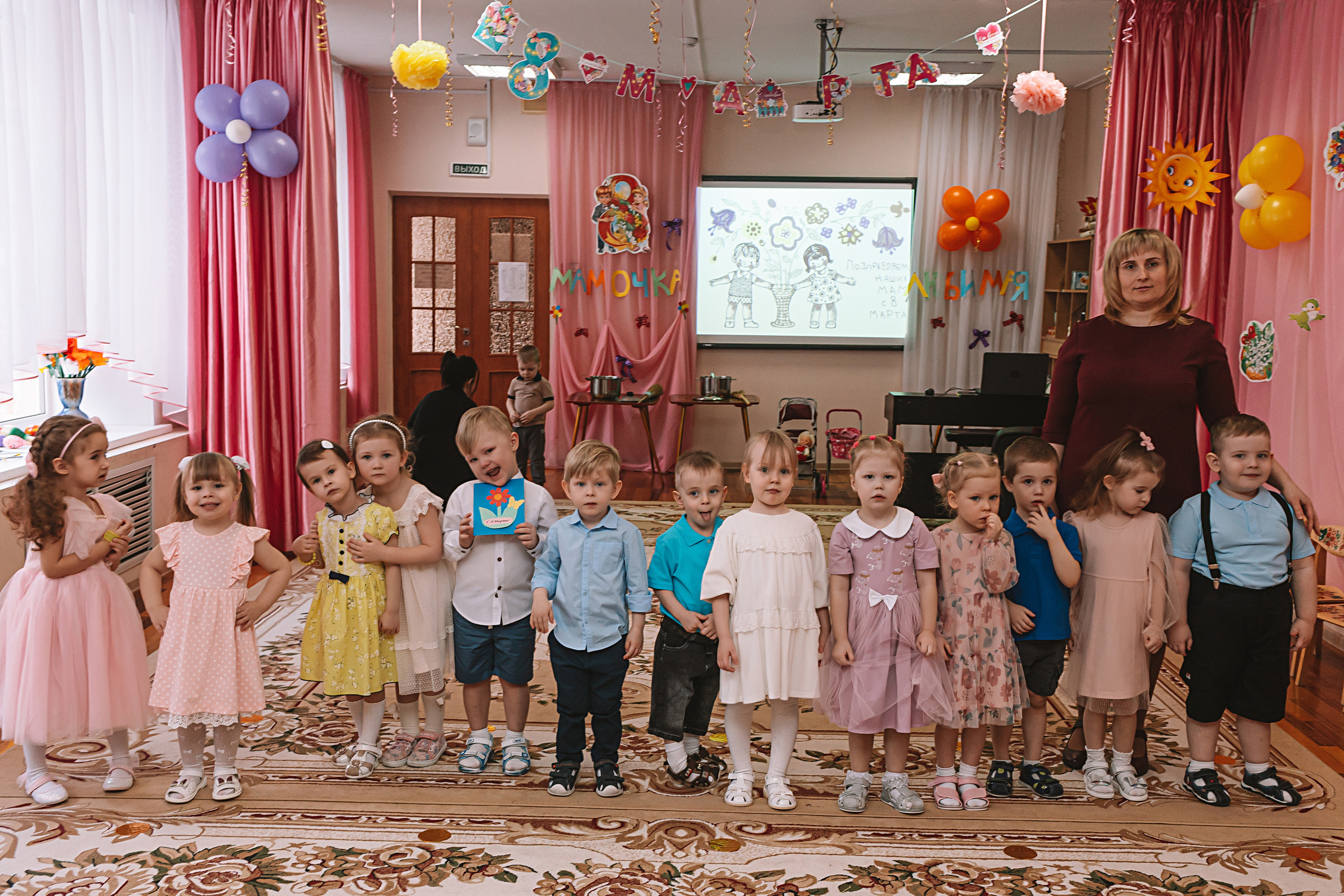 Утренник садик. Семейный фотограф Тюмень, фотограф на роды Салмина Мария