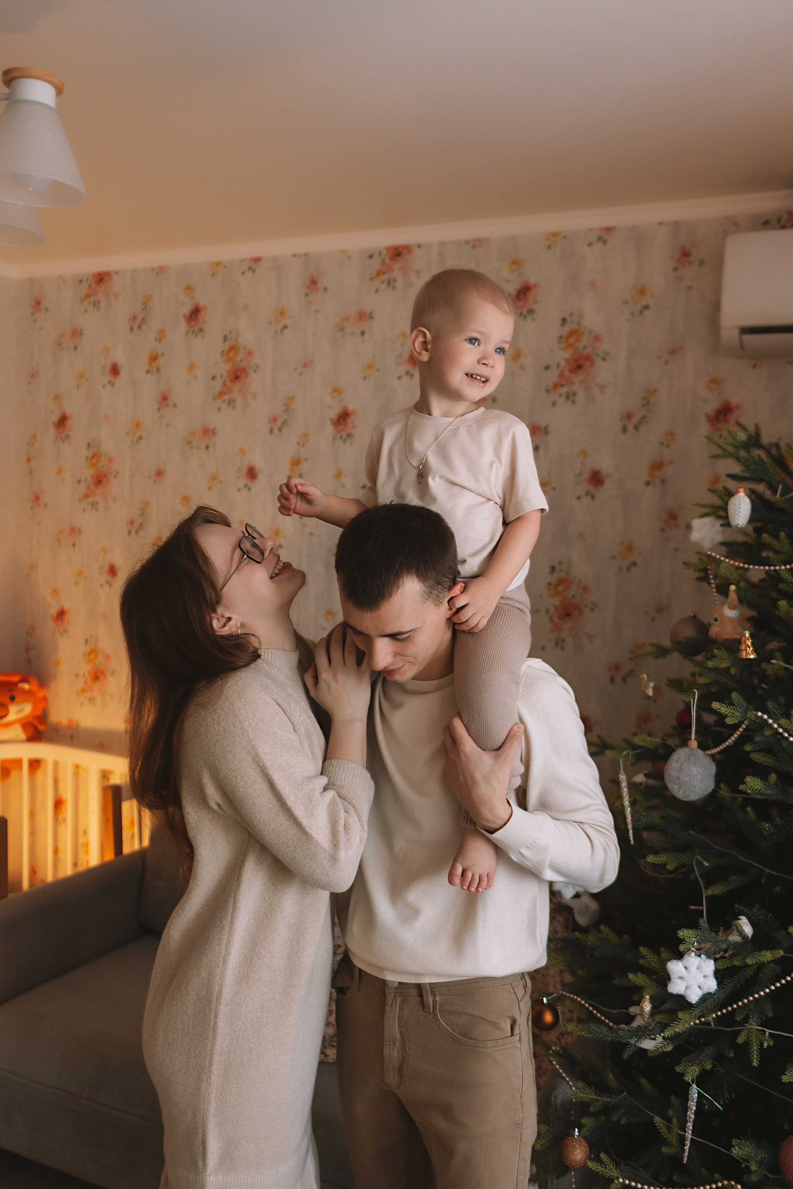 Очень активный Лев. Семейный фотограф Тюмень, фотограф на роды Салмина Мария