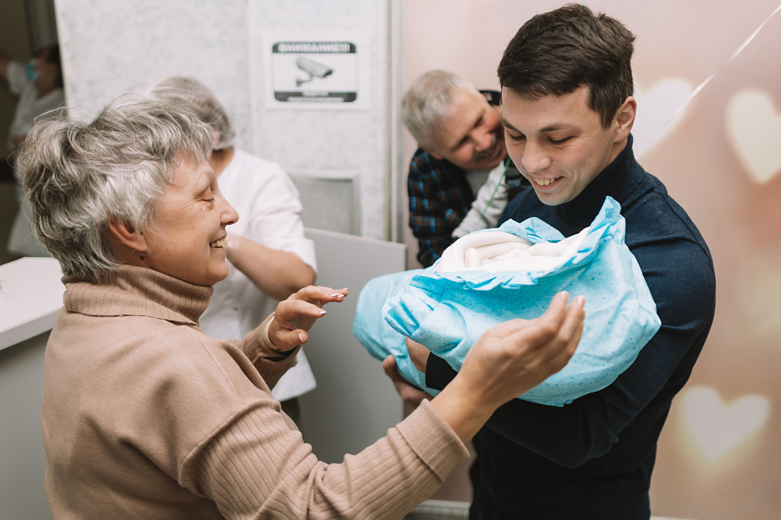 Выписка только зона ожидания. Семейный фотограф Тюмень, фотограф на роды Салмина Мария