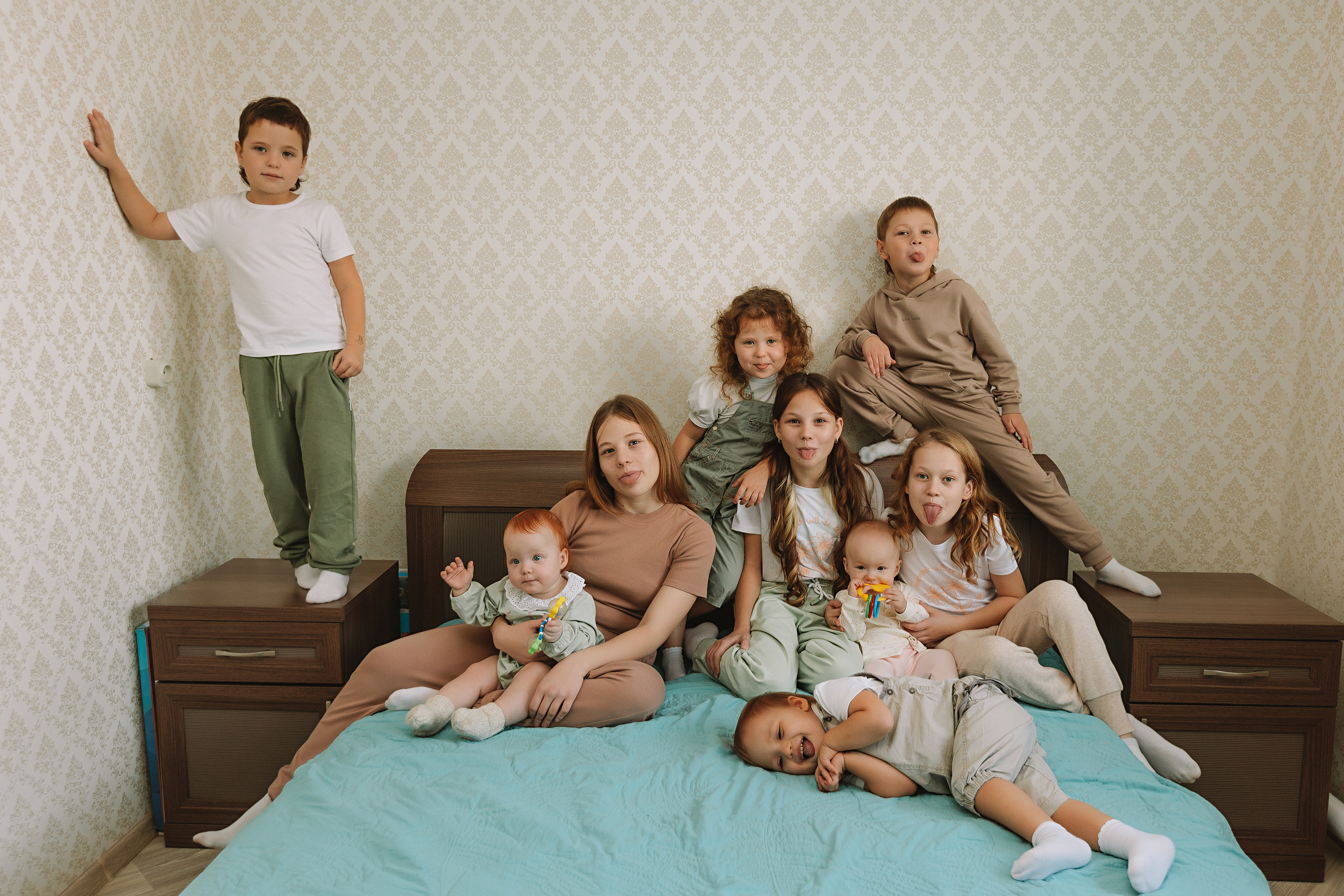 Большая семья (17 человек в частном доме, 2 часа). Семейный фотограф Тюмень, фотограф на роды Салмина Мария