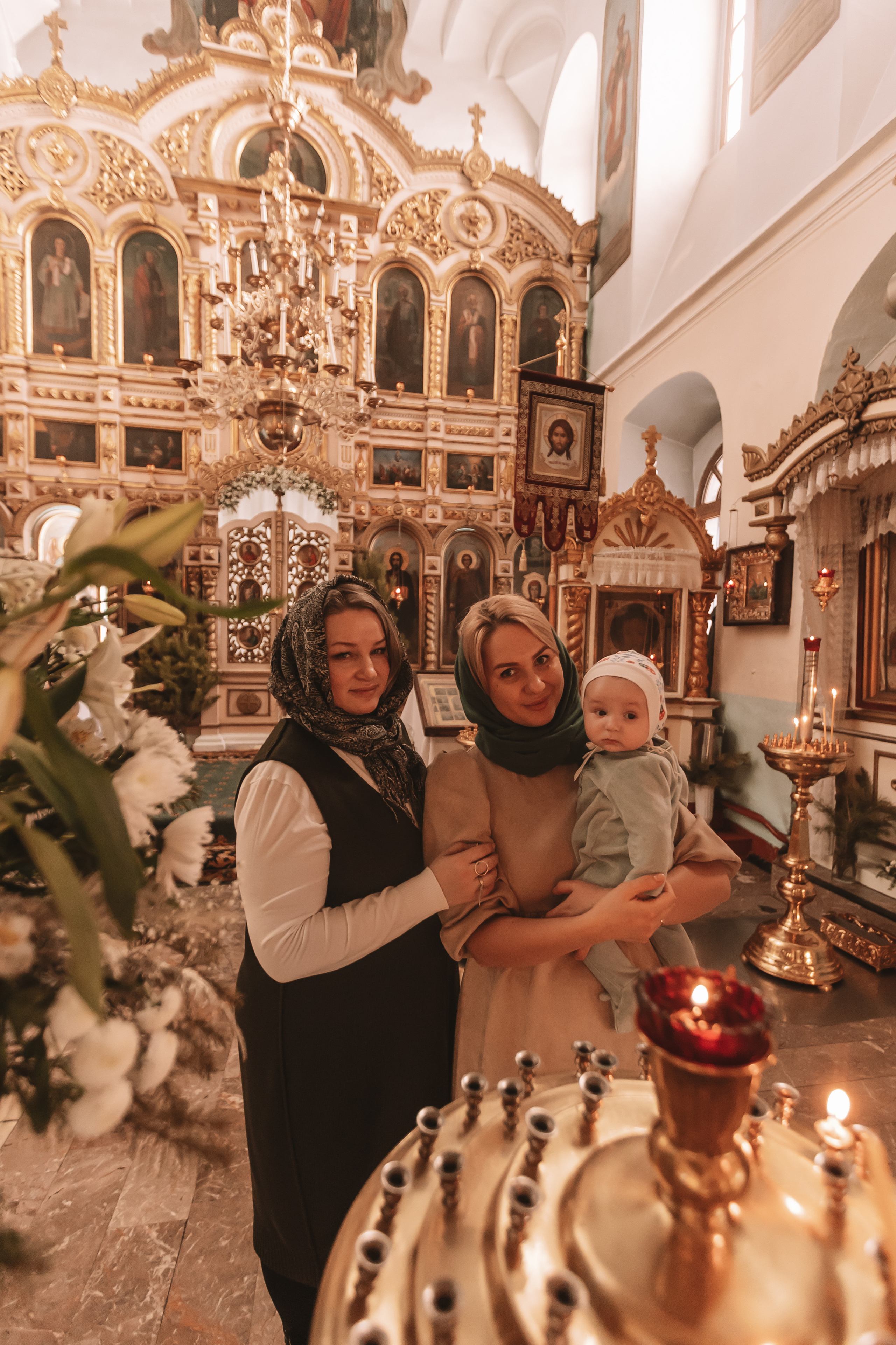 Крещение семакова. Семейный фотограф Тюмень, фотограф на роды Салмина Мария