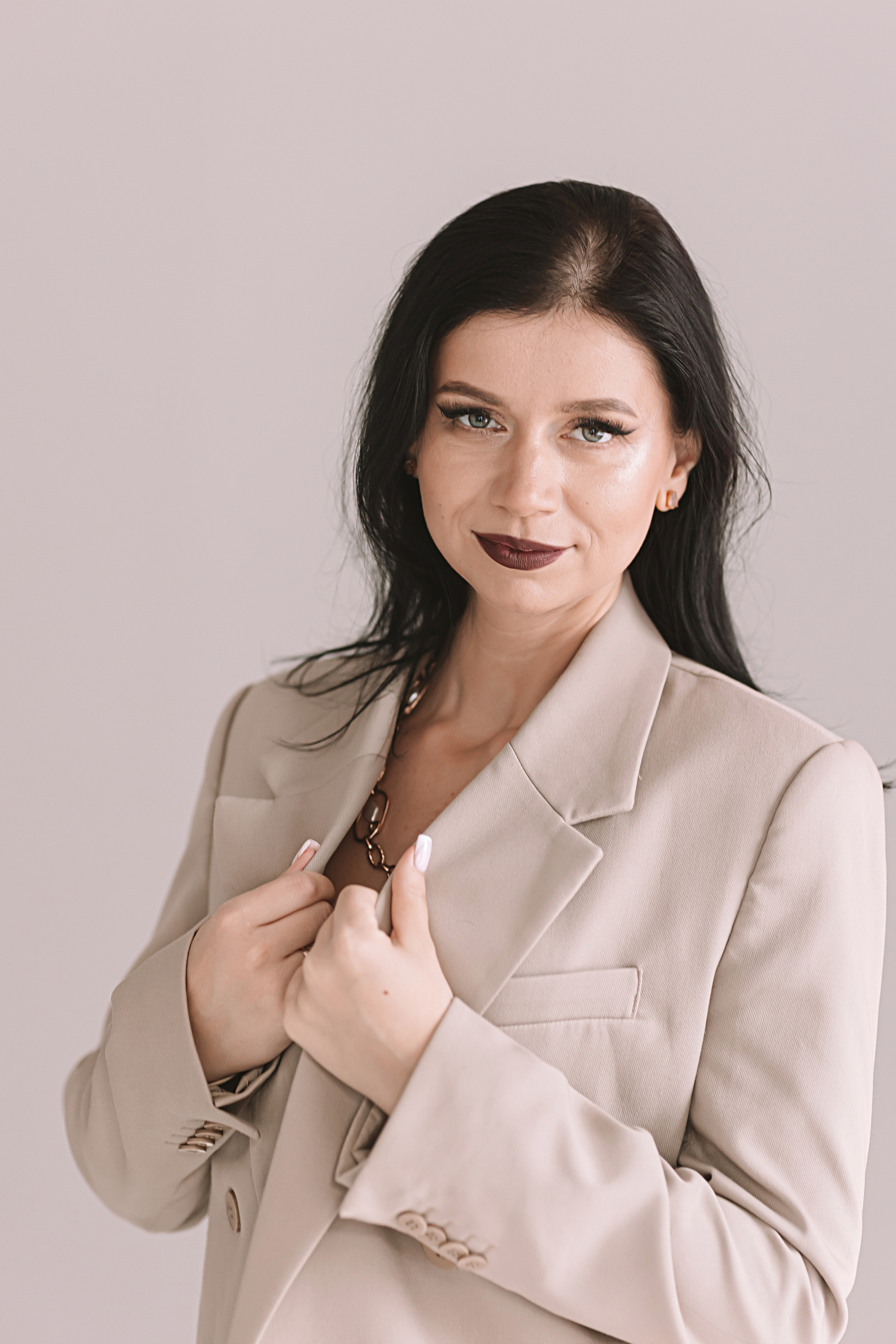 Руководитель студий красоты, студия Белая. Семейный фотограф Тюмень, фотограф на роды Салмина Мария