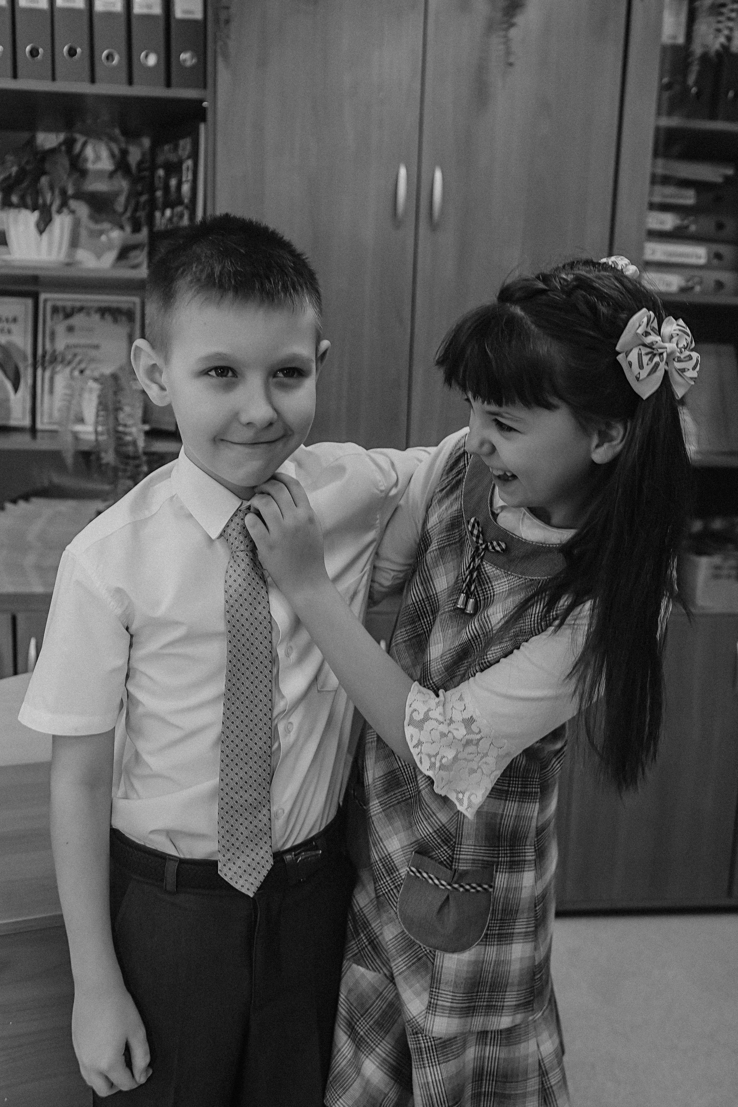 2 класс в школе. Семейный фотограф Тюмень, фотограф на роды Салмина Мария