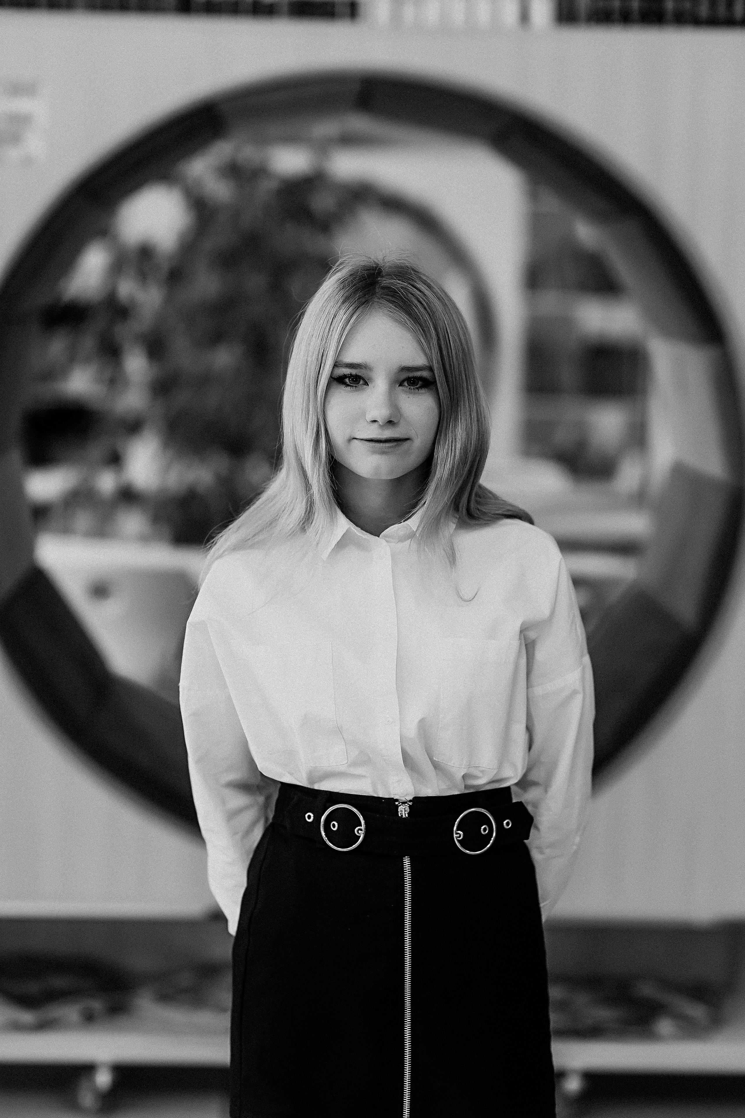 8 класс в библиотеке. Семейный фотограф Тюмень, фотограф на роды Салмина Мария