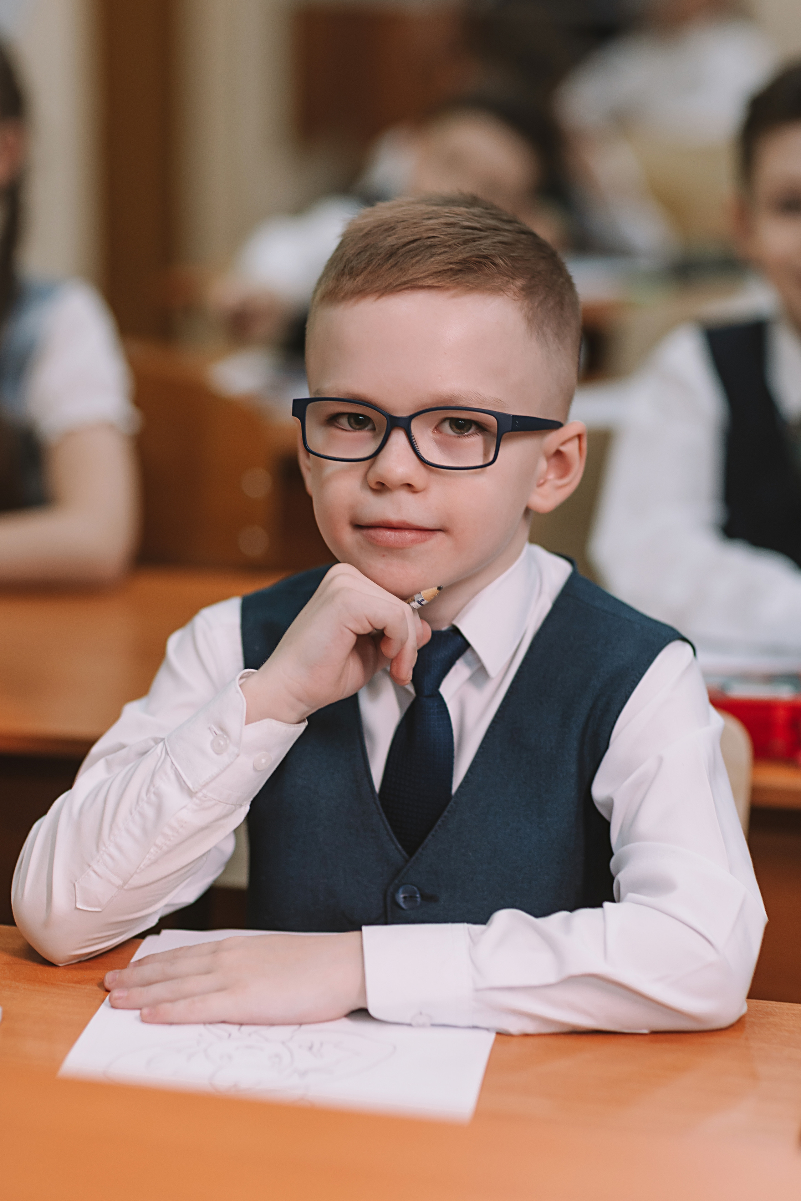 2 класс в школе. Семейный фотограф Тюмень, фотограф на роды Салмина Мария