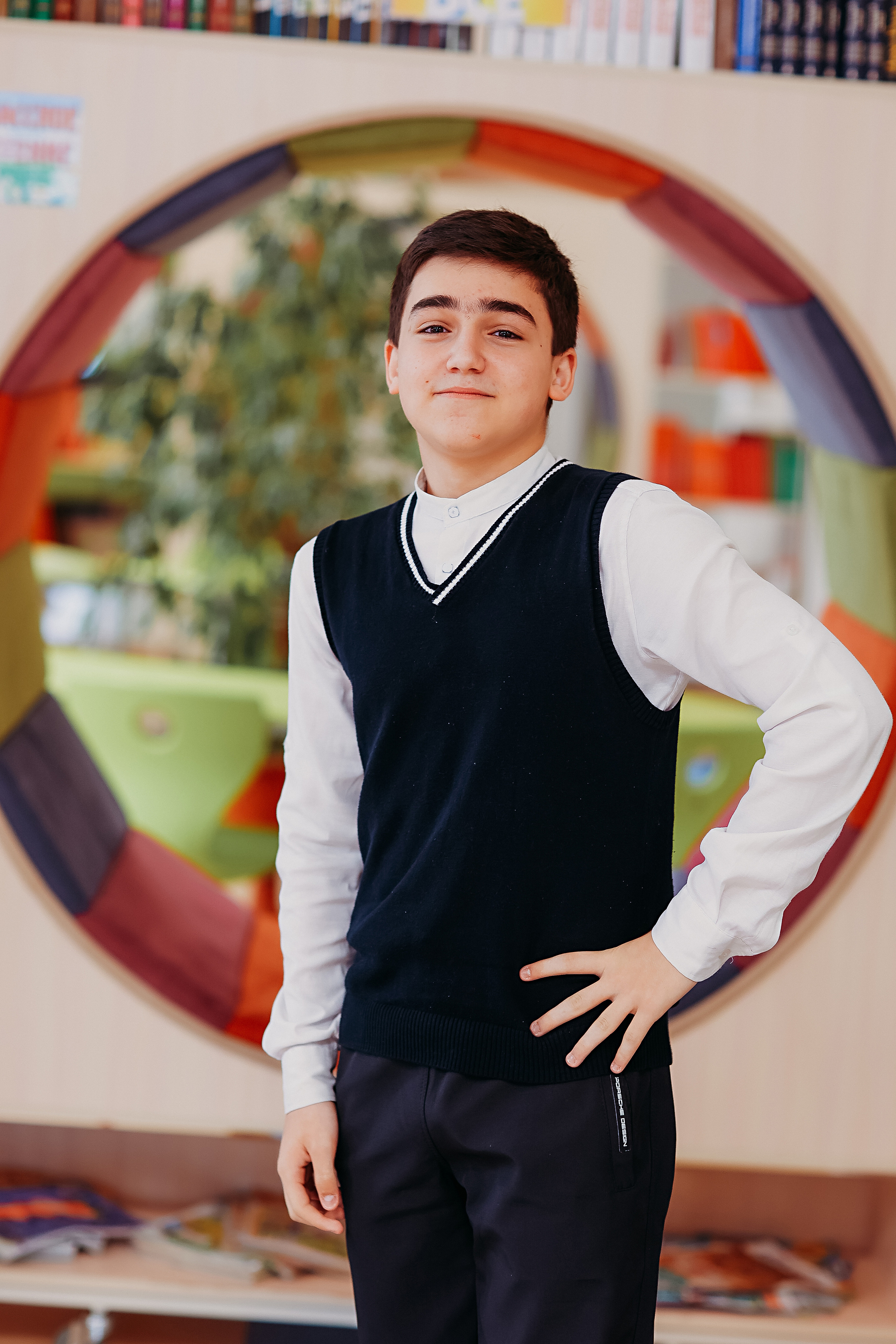 8 класс в библиотеке. Семейный фотограф Тюмень, фотограф на роды Салмина Мария