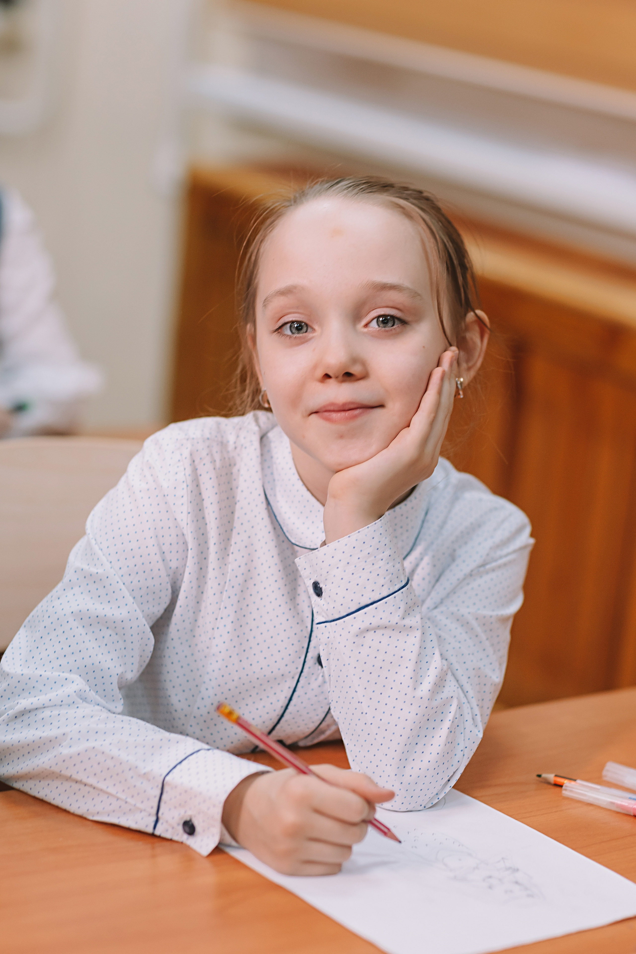 2 класс в школе. Семейный фотограф Тюмень, фотограф на роды Салмина Мария