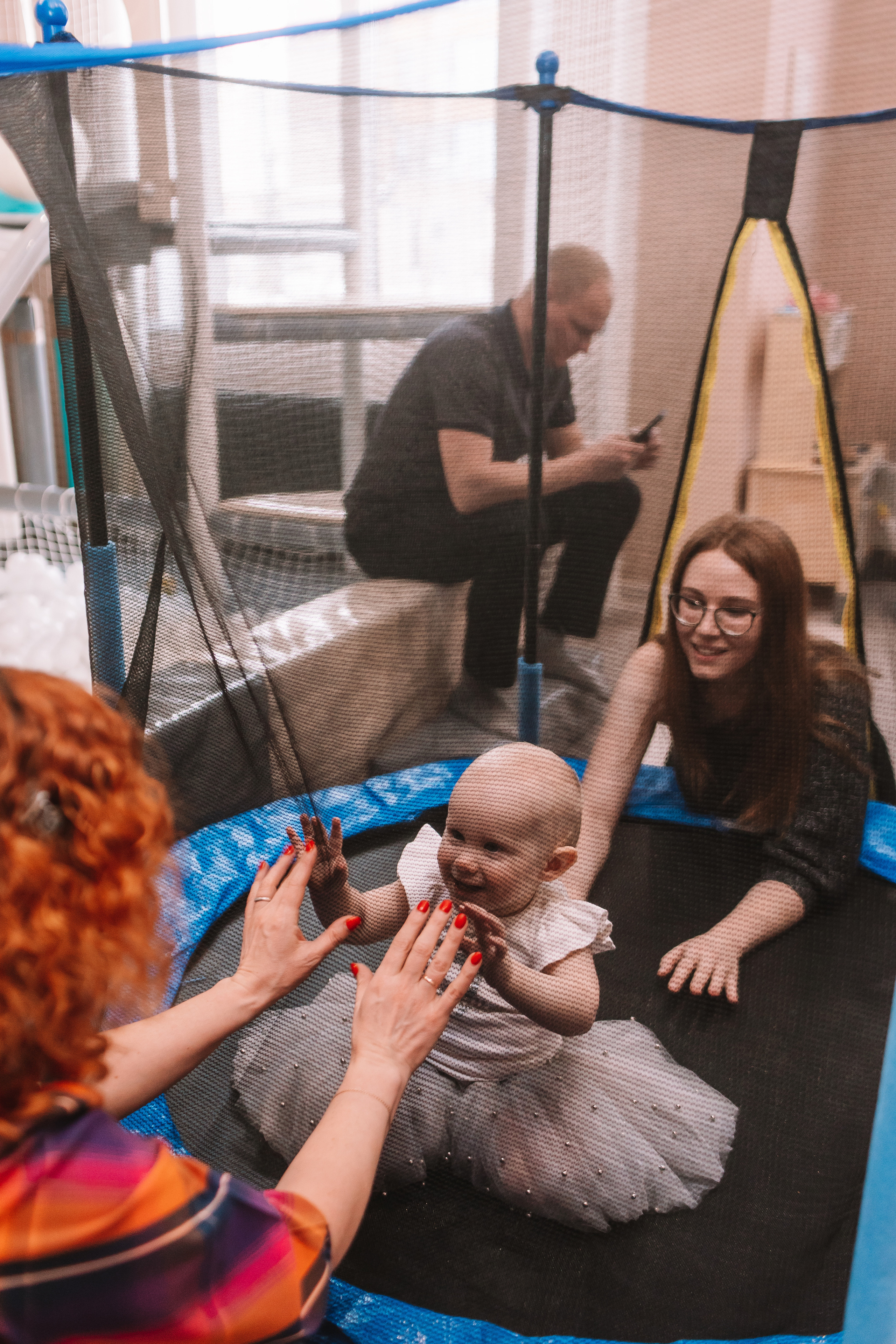 Первый годик в игровой. Семейный фотограф Тюмень, фотограф на роды Салмина Мария