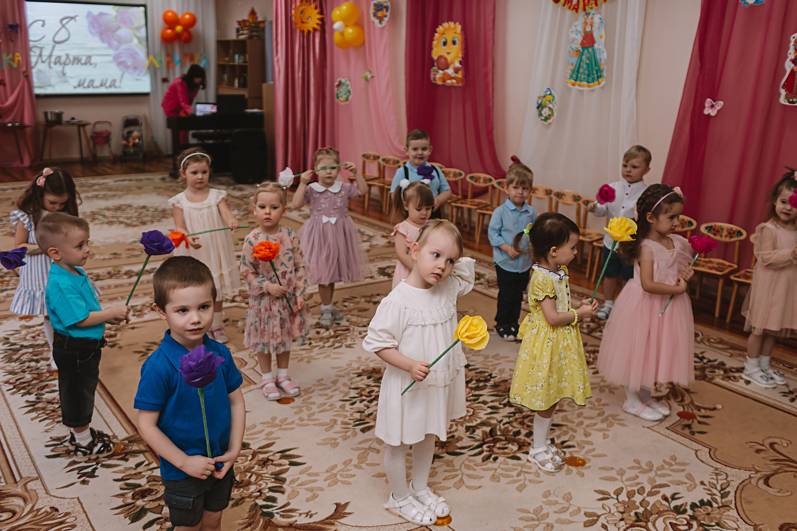 Утренник садик. Семейный фотограф Тюмень, фотограф на роды Салмина Мария