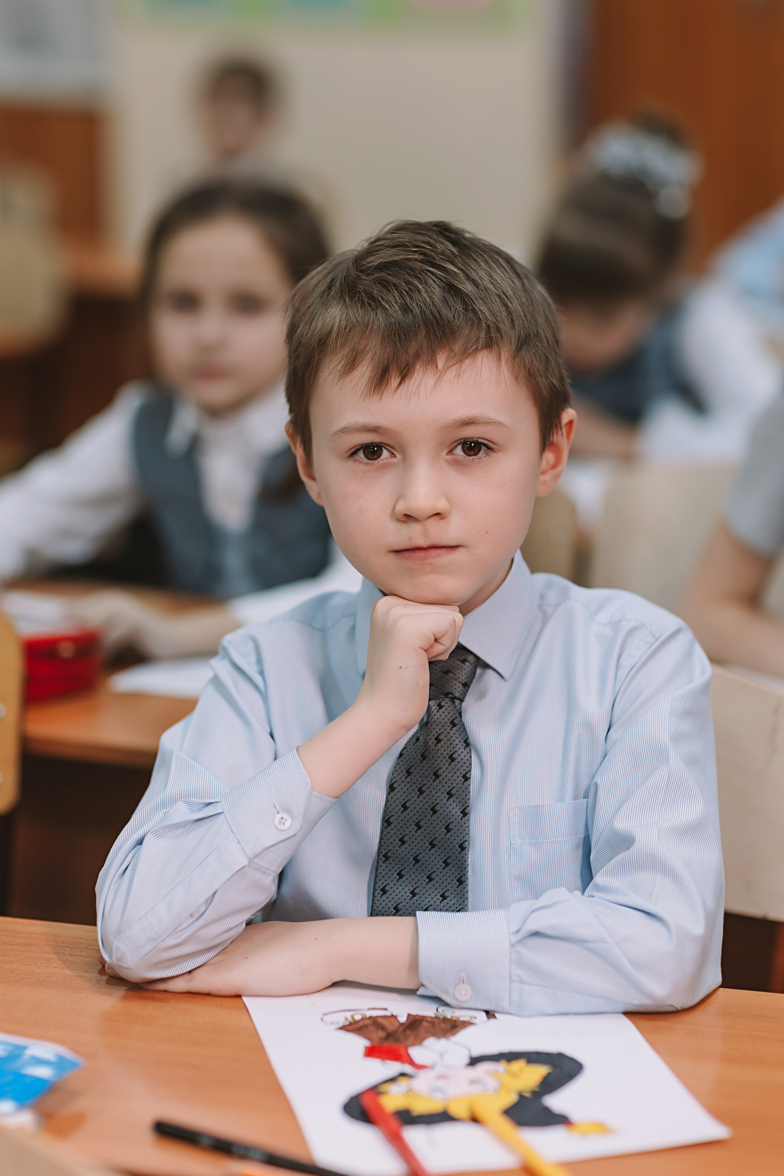 2 класс в школе. Семейный фотограф Тюмень, фотограф на роды Салмина Мария
