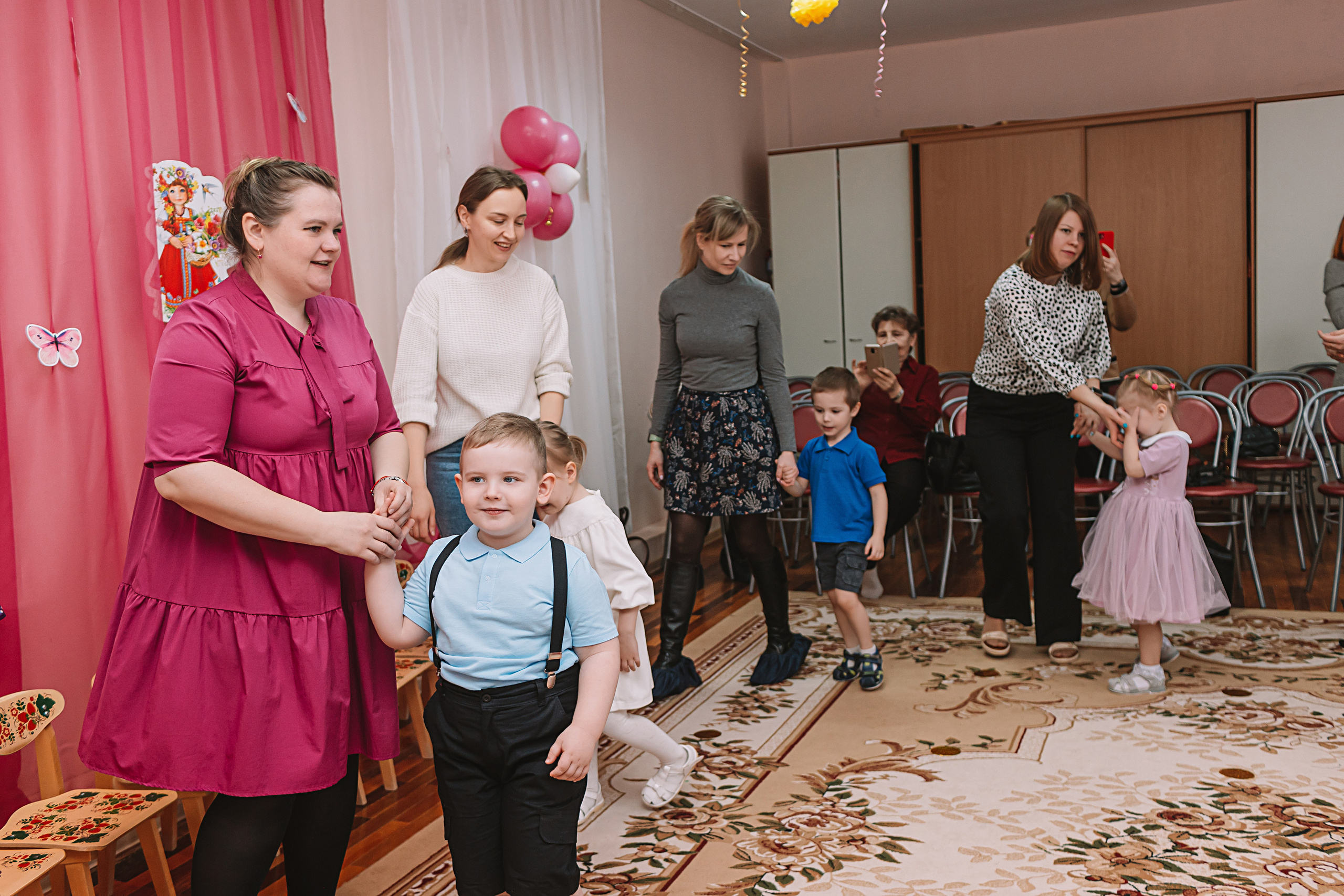 Утренник садик. Семейный фотограф Тюмень, фотограф на роды Салмина Мария