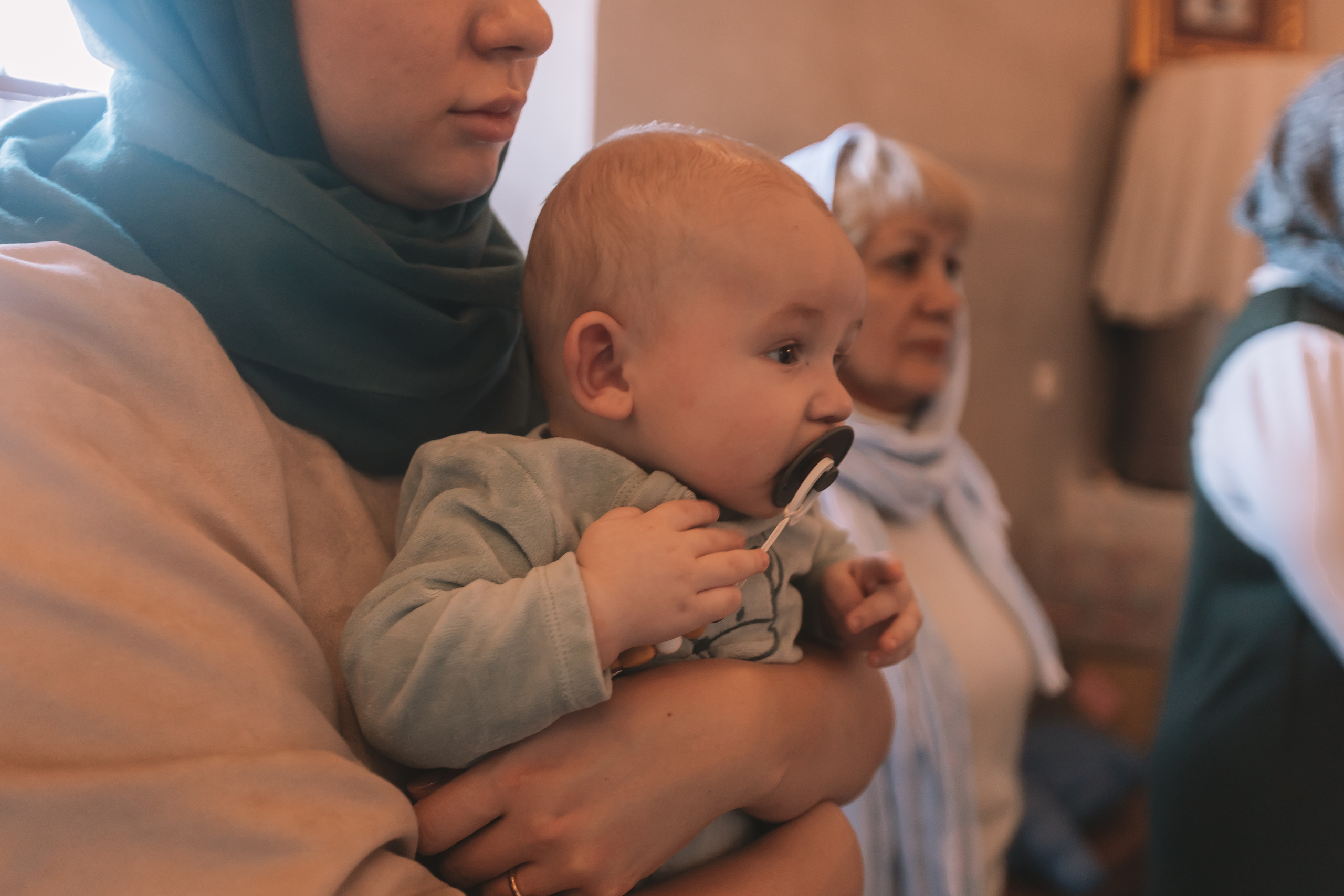 Крещение семакова. Семейный фотограф Тюмень, фотограф на роды Салмина Мария