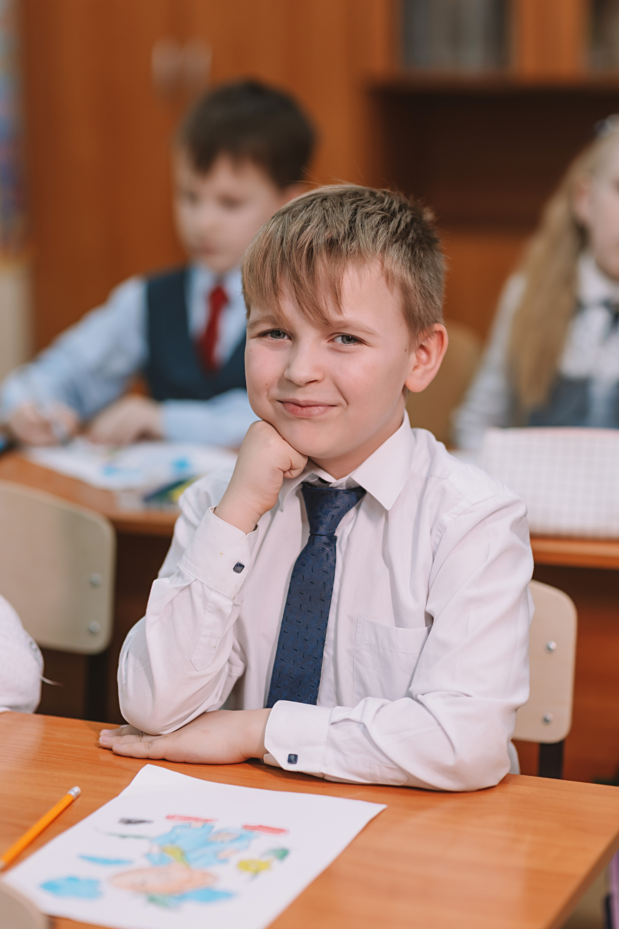 2 класс в школе. Семейный фотограф Тюмень, фотограф на роды Салмина Мария