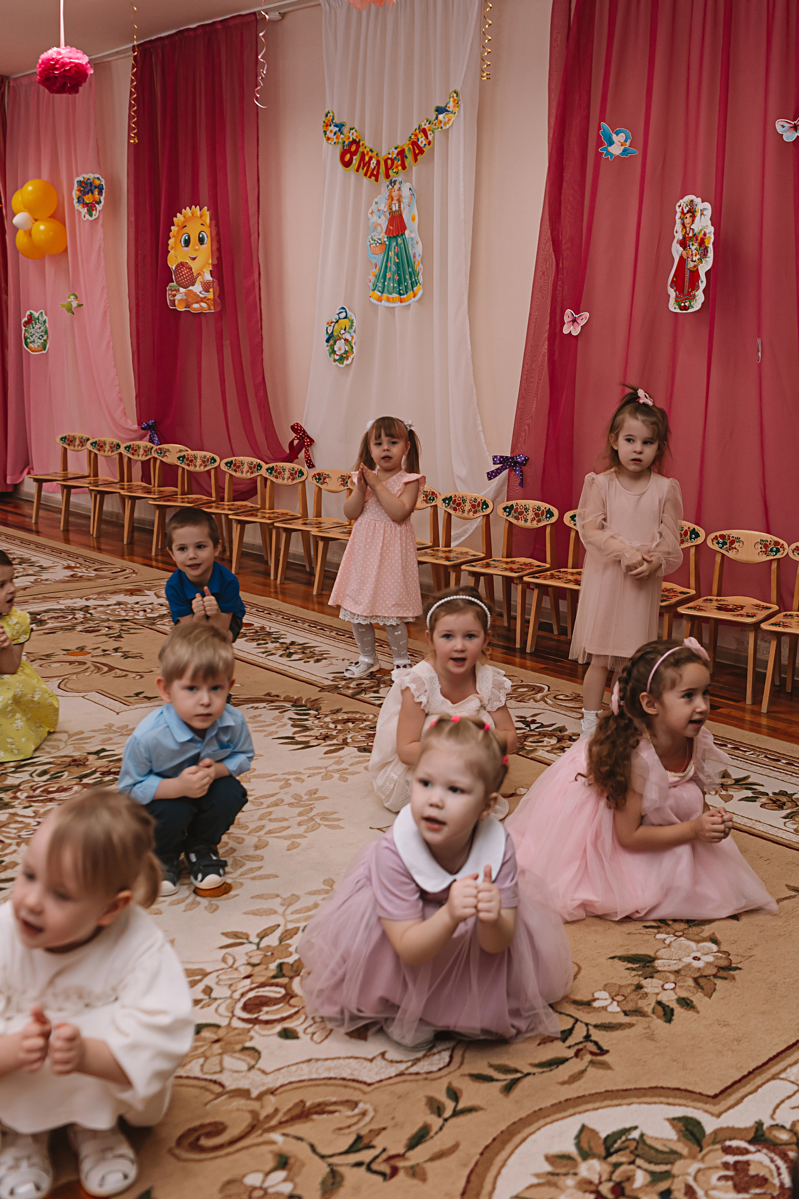 Утренник садик. Семейный фотограф Тюмень, фотограф на роды Салмина Мария