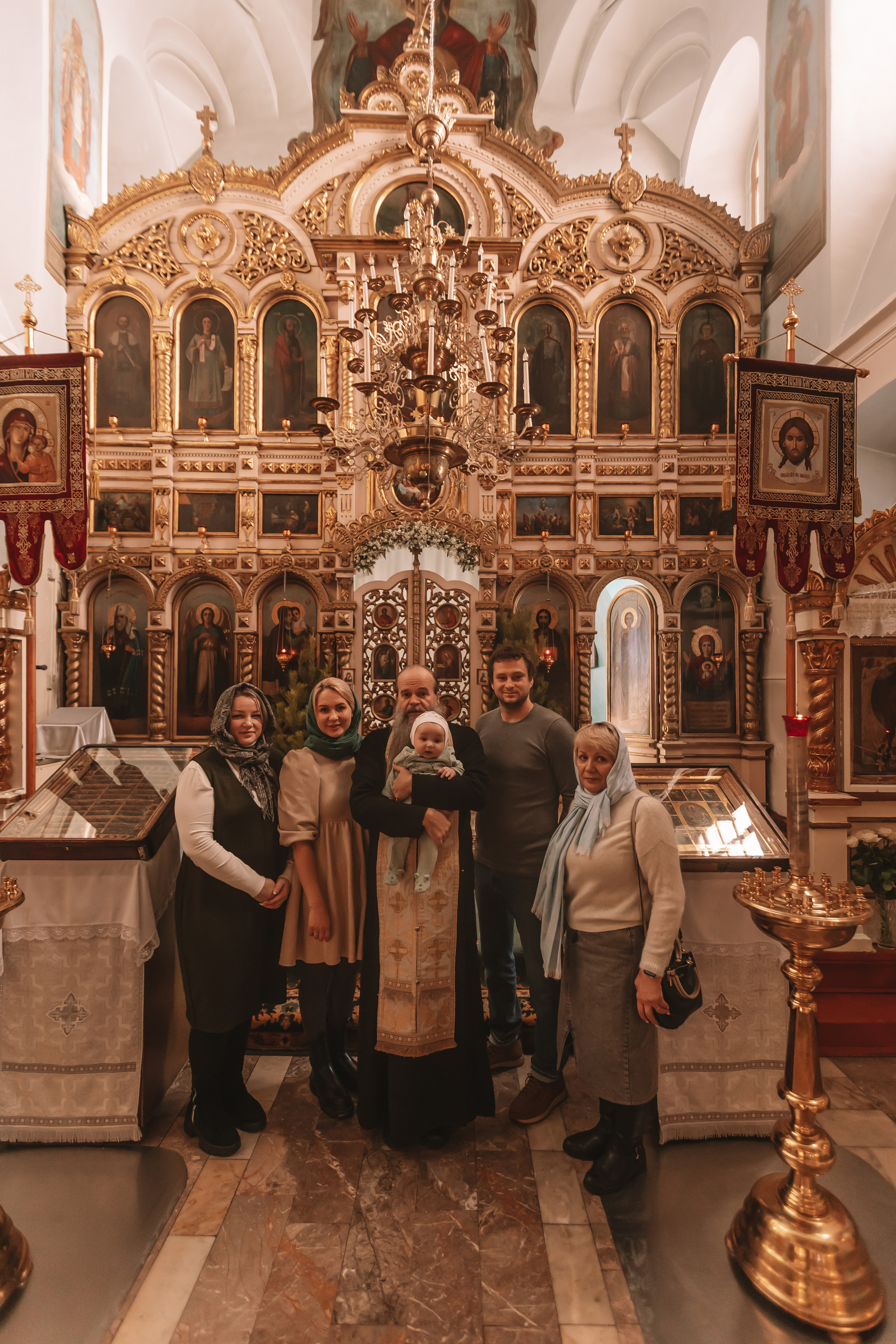 Крещение семакова. Семейный фотограф Тюмень, фотограф на роды Салмина Мария