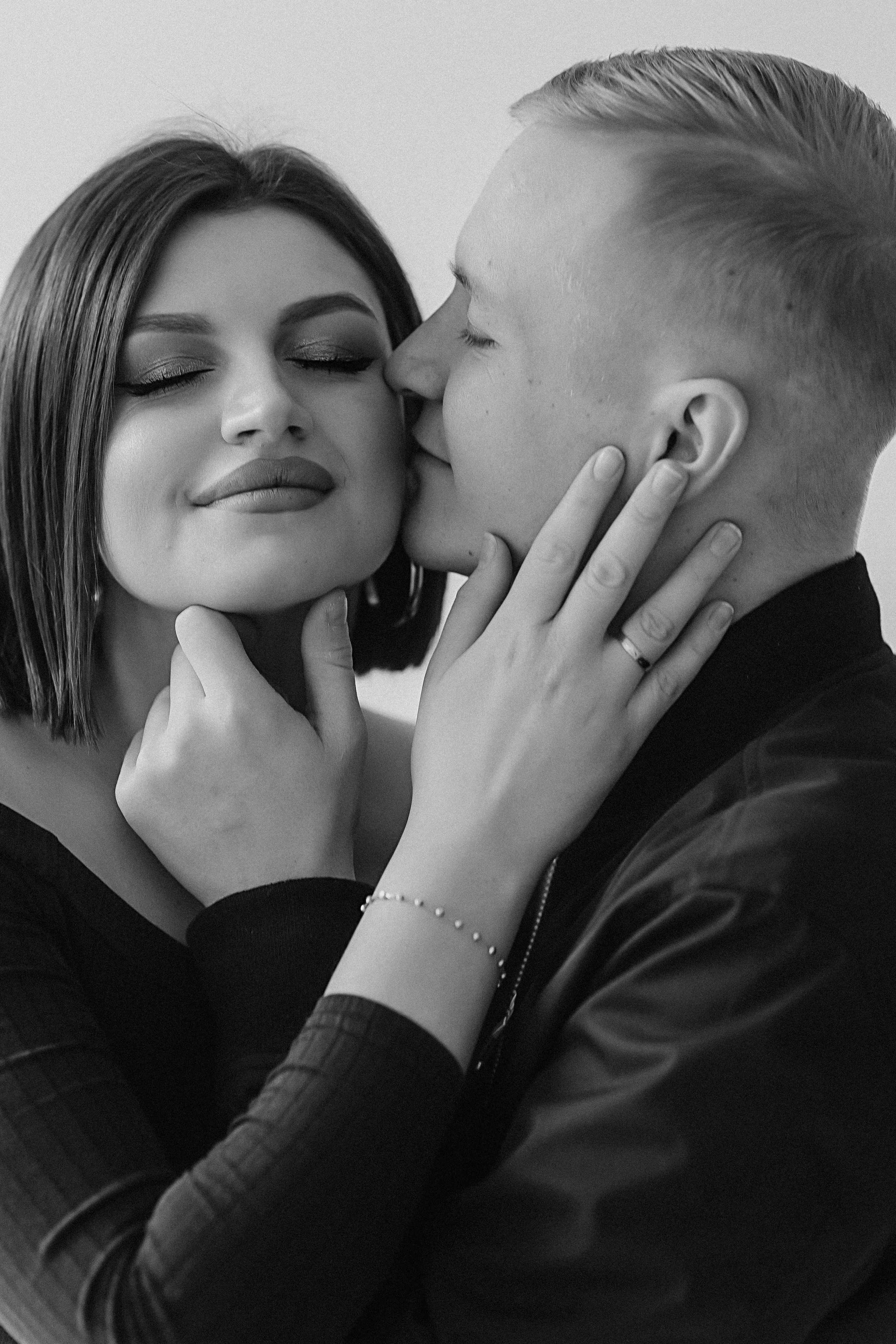 Студия 216 (зал 215). Семейный фотограф Тюмень, фотограф на роды Салмина Мария