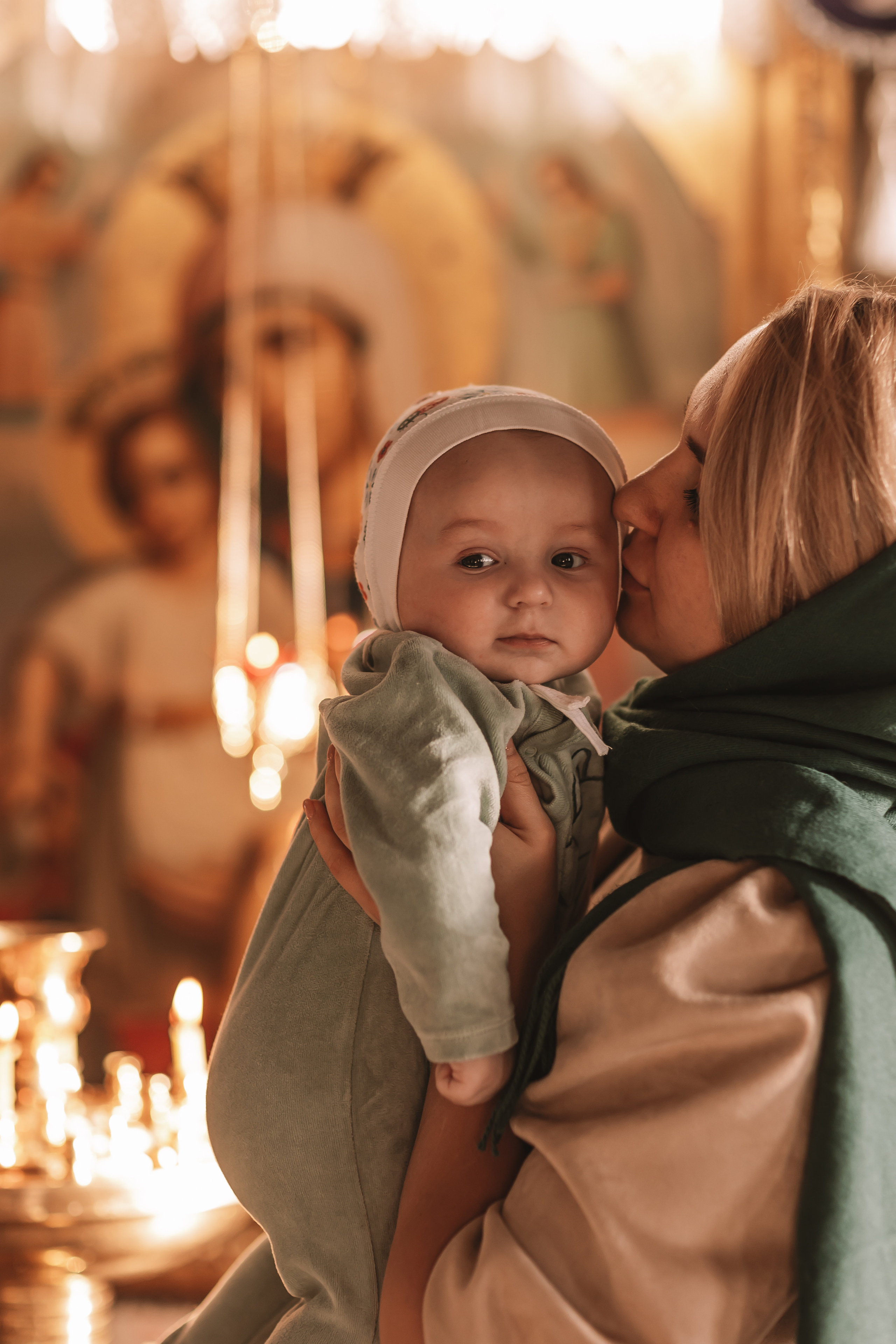Крещение семакова. Семейный фотограф Тюмень, фотограф на роды Салмина Мария