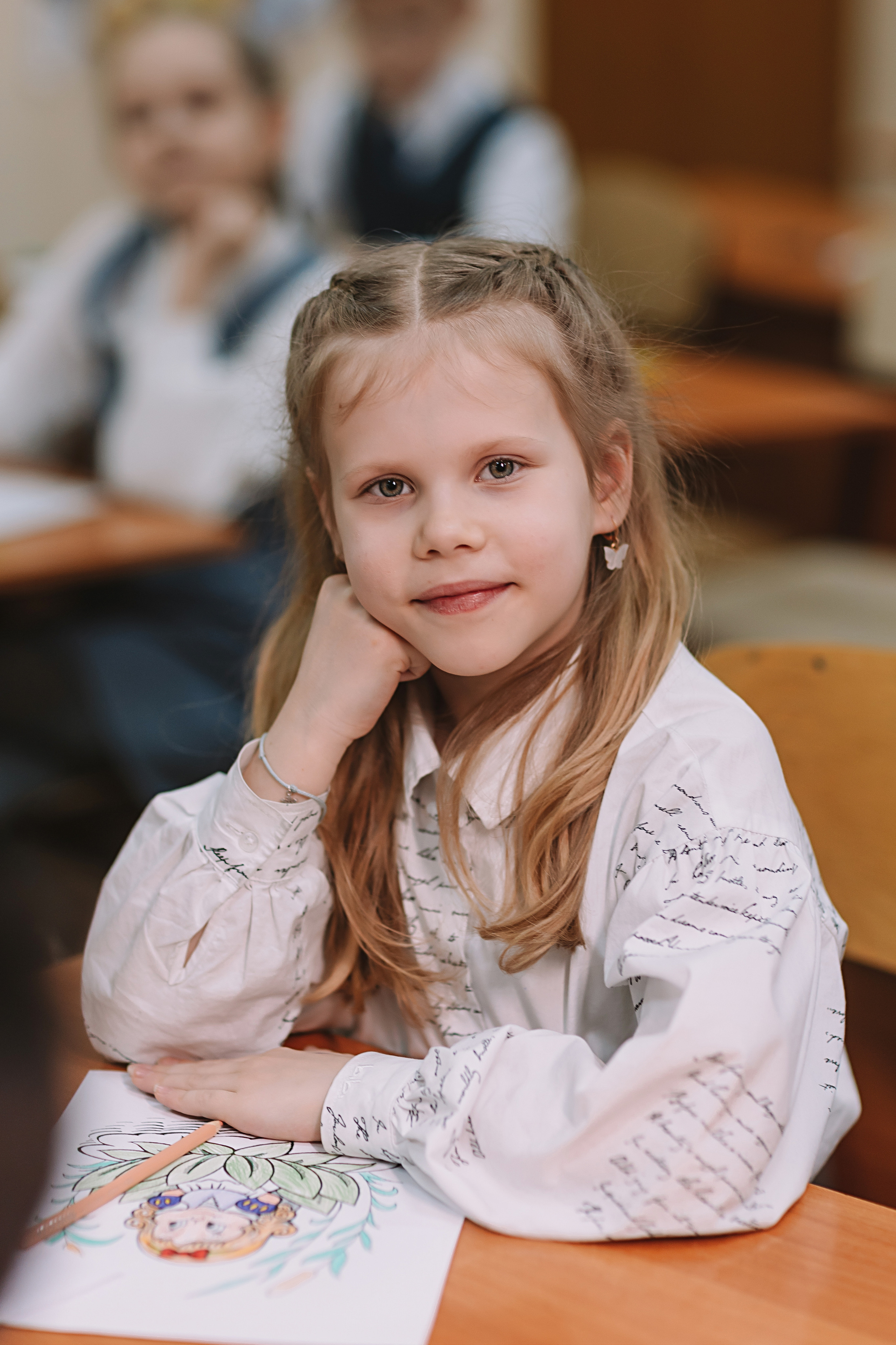 2 класс в школе. Семейный фотограф Тюмень, фотограф на роды Салмина Мария