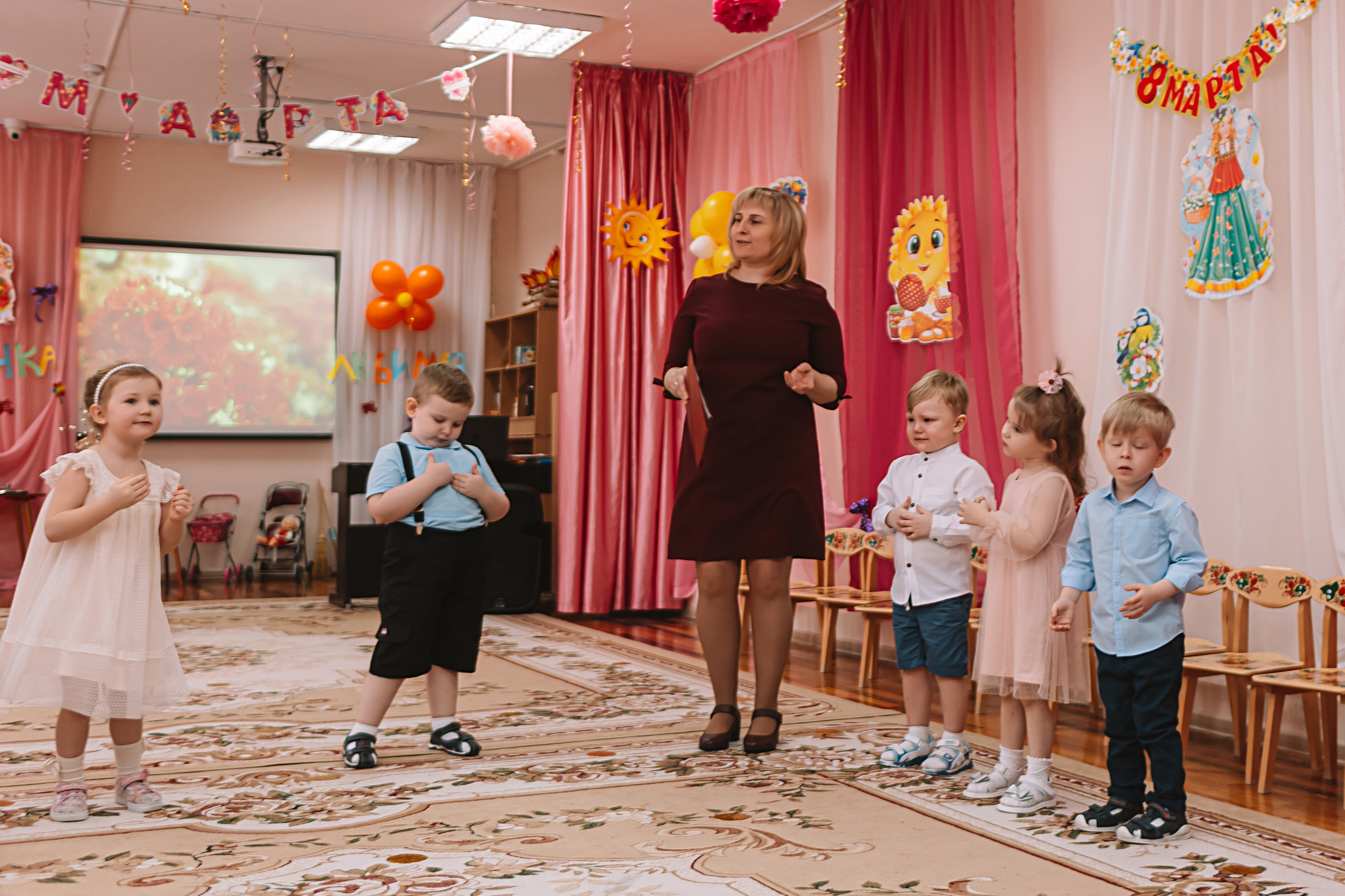 Утренник садик. Семейный фотограф Тюмень, фотограф на роды Салмина Мария