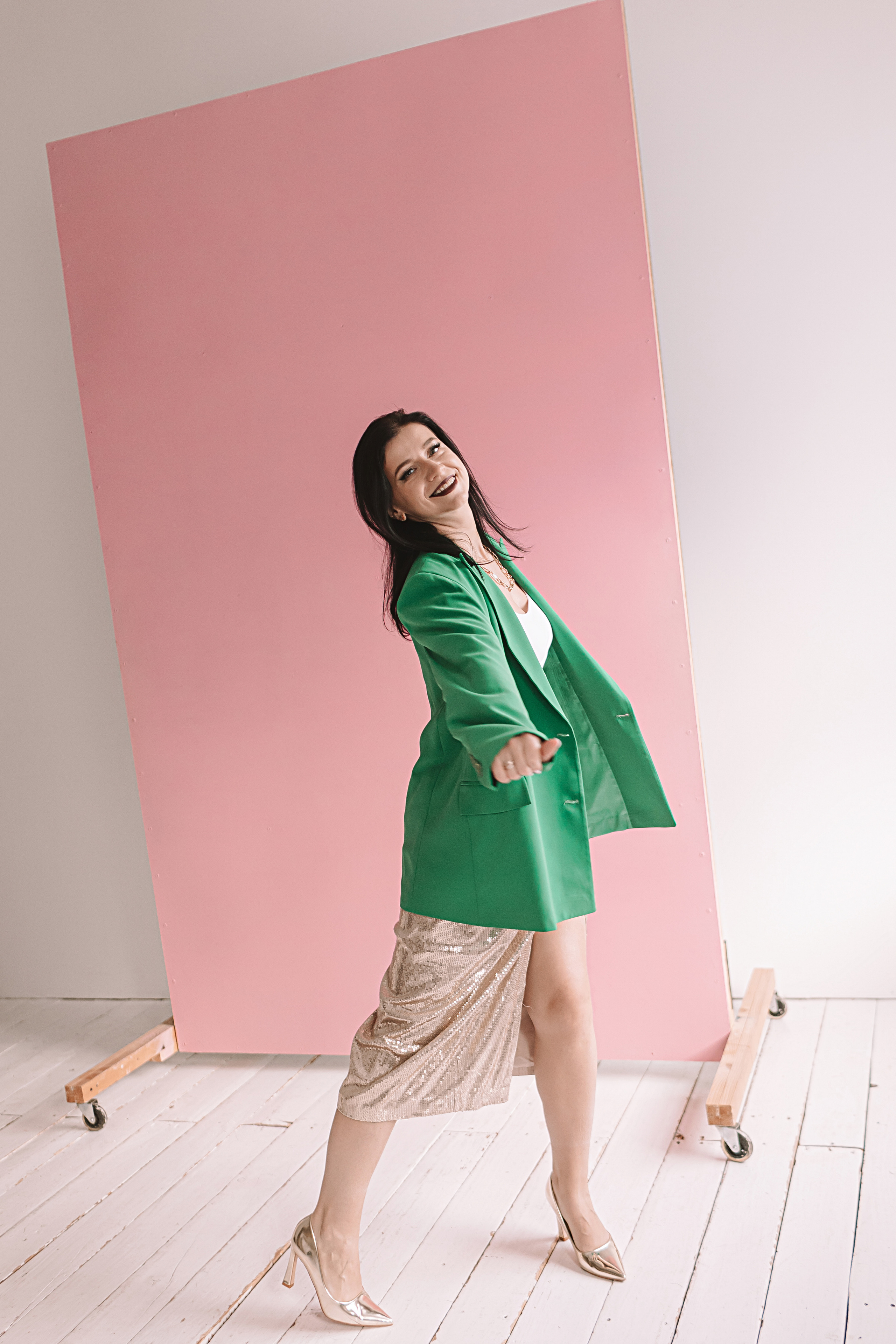 Руководитель студий красоты, студия Белая. Семейный фотограф Тюмень, фотограф на роды Салмина Мария