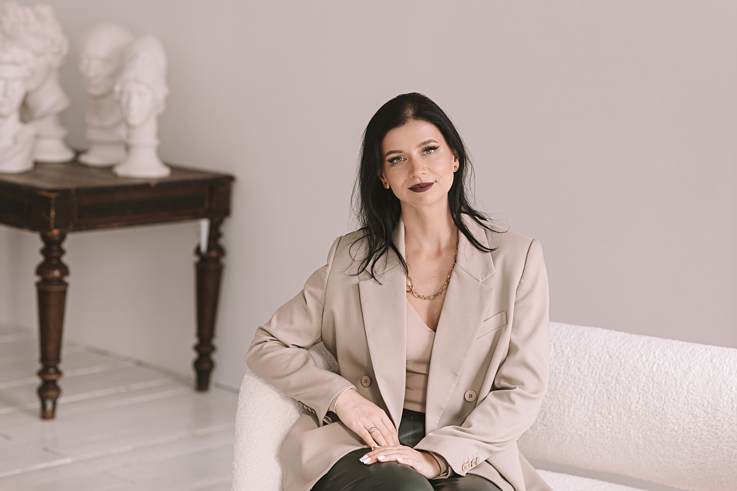 Руководитель студий красоты, студия Белая. Семейный фотограф Тюмень, фотограф на роды Салмина Мария