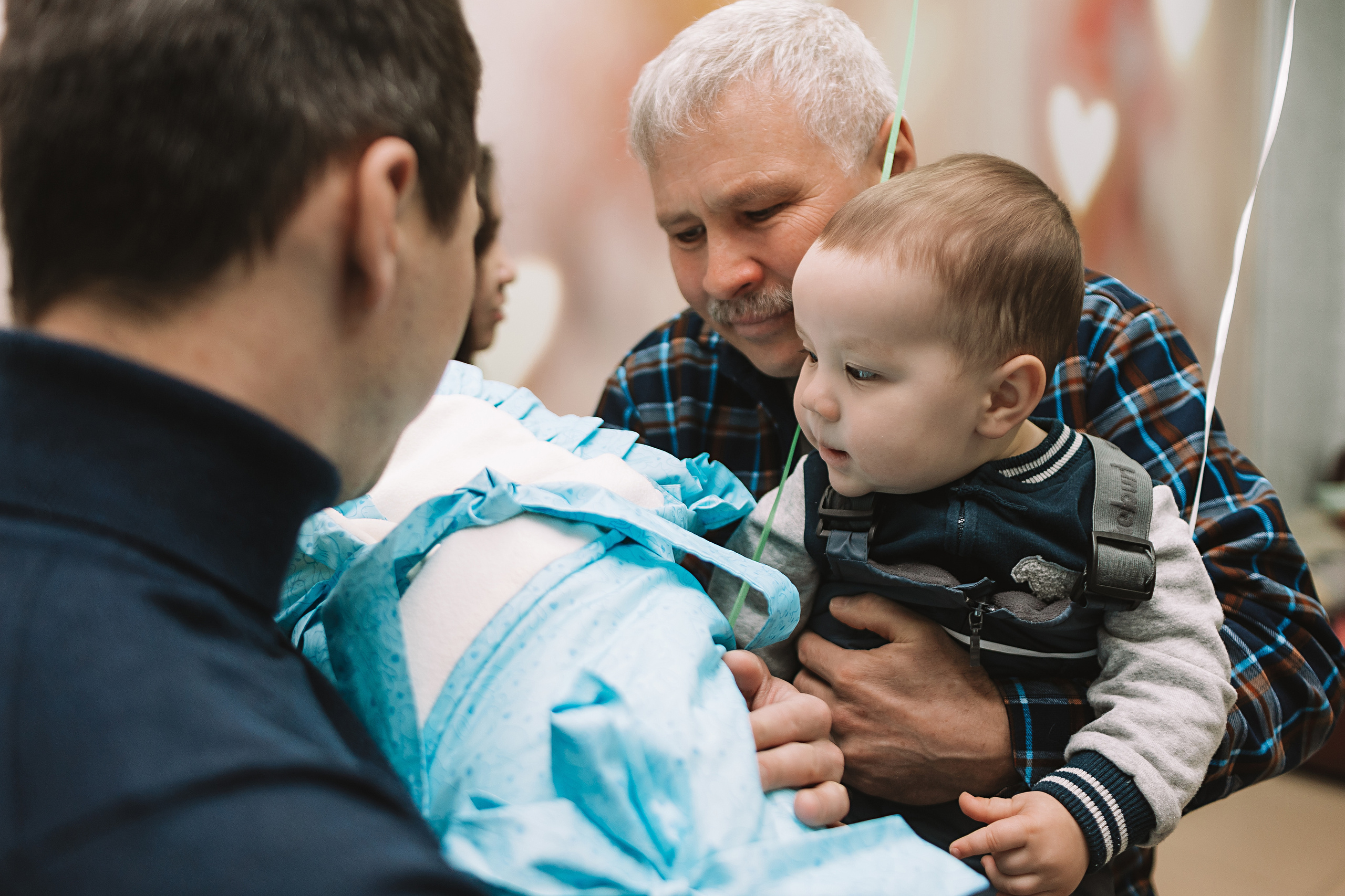 Выписка только зона ожидания. Семейный фотограф Тюмень, фотограф на роды Салмина Мария