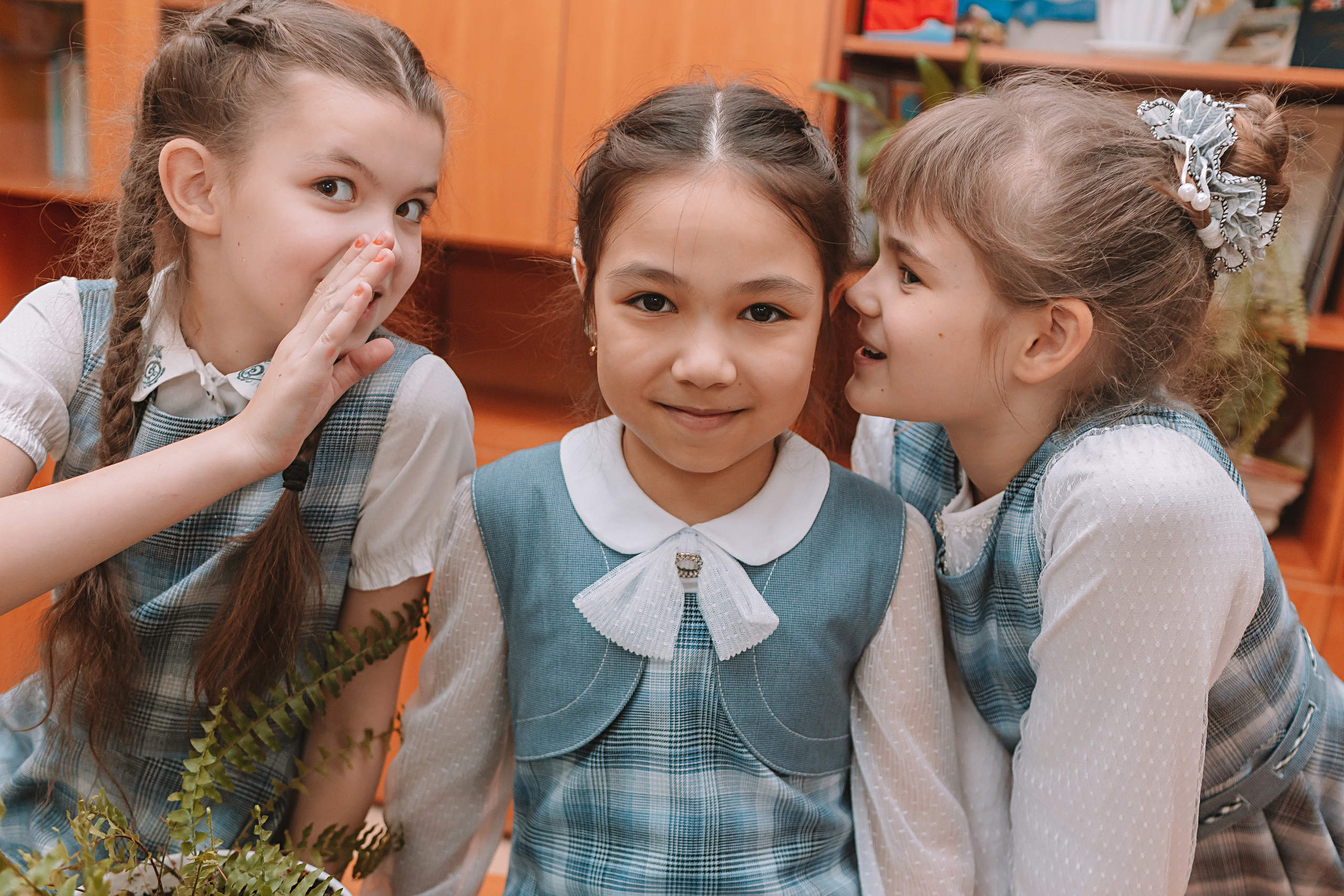 2 класс в школе. Семейный фотограф Тюмень, фотограф на роды Салмина Мария