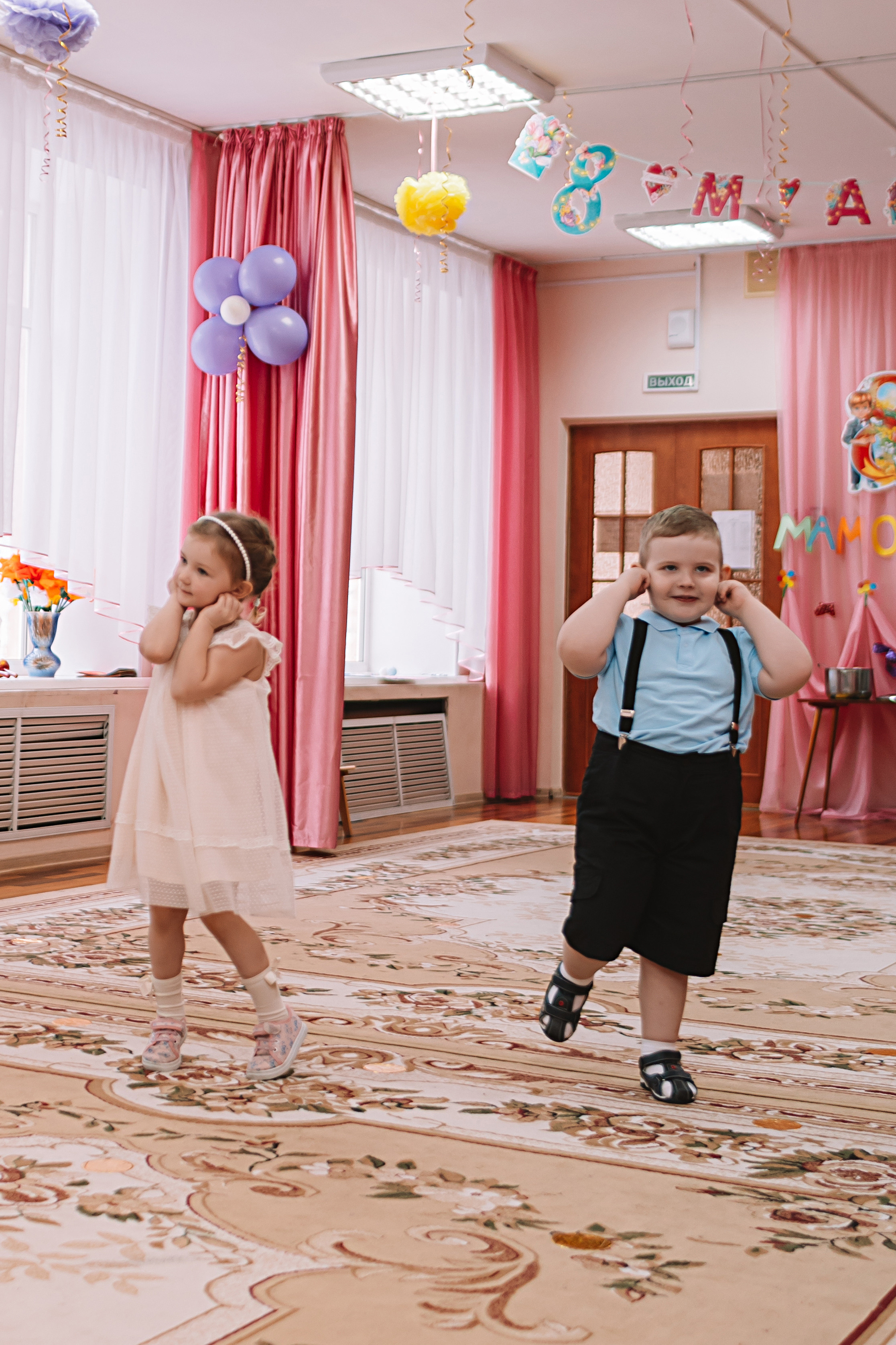 Утренник садик. Семейный фотограф Тюмень, фотограф на роды Салмина Мария