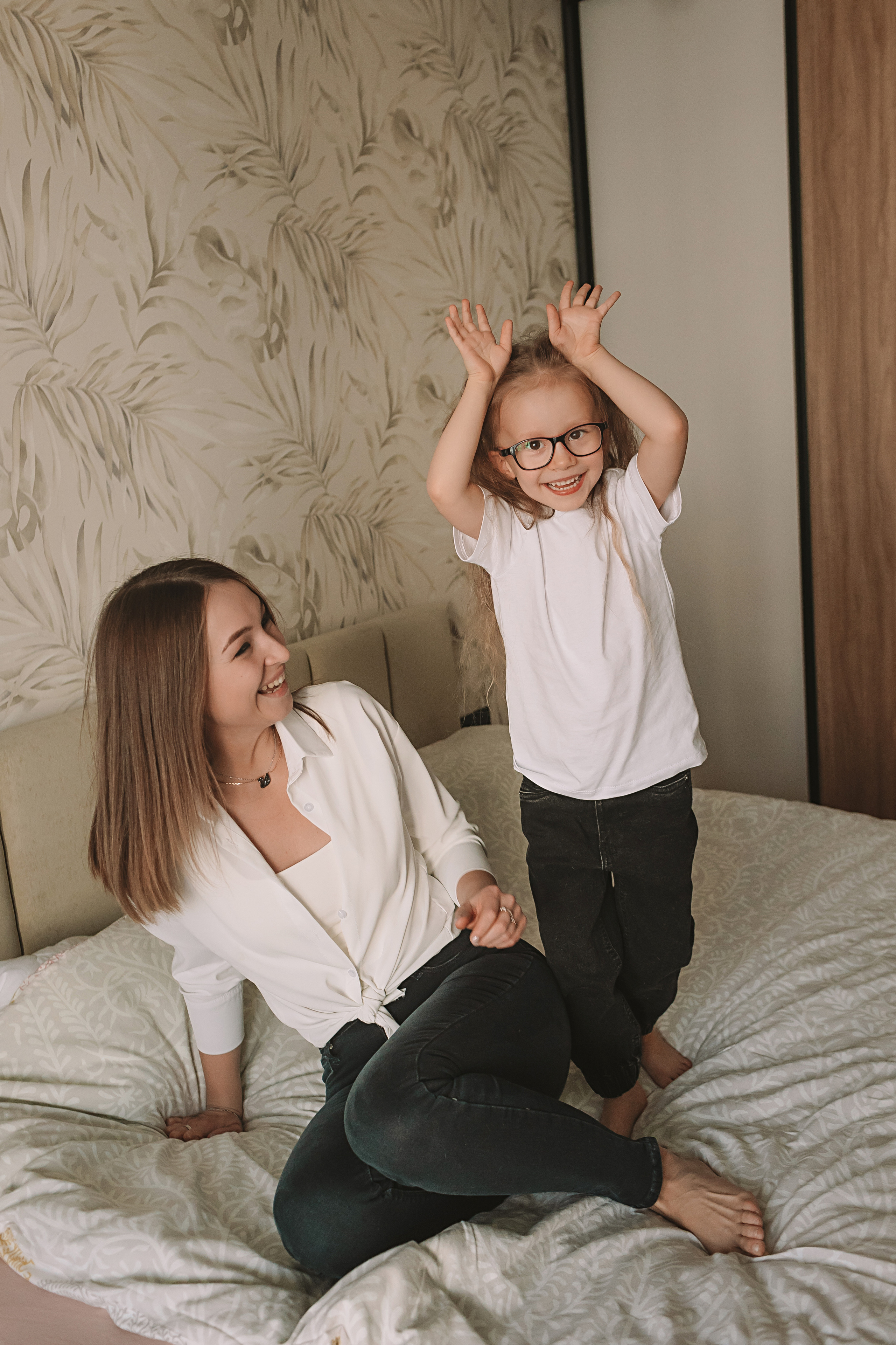 Мама дочка. Семейный фотограф Тюмень, фотограф на роды Салмина Мария