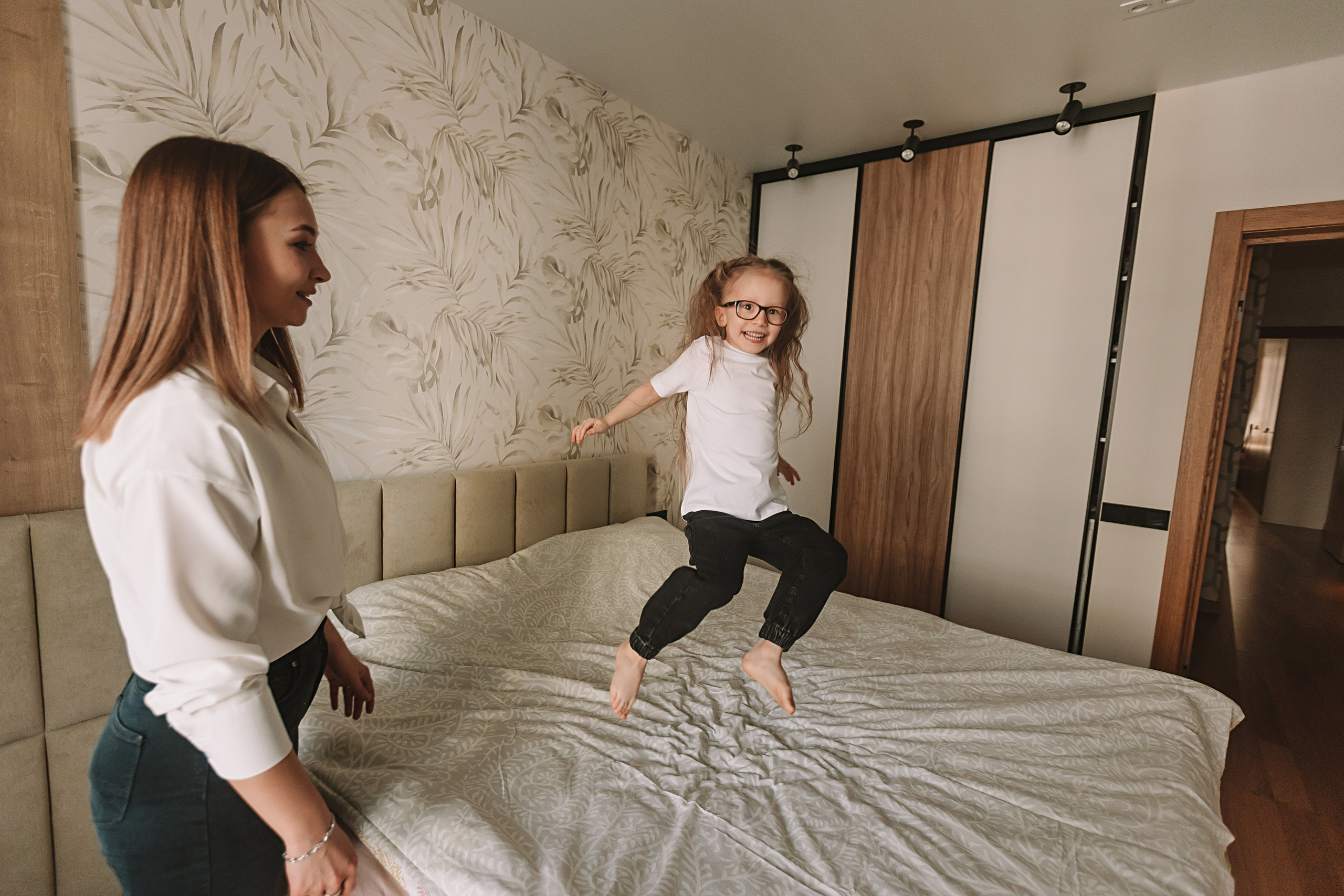 Мама дочка. Семейный фотограф Тюмень, фотограф на роды Салмина Мария