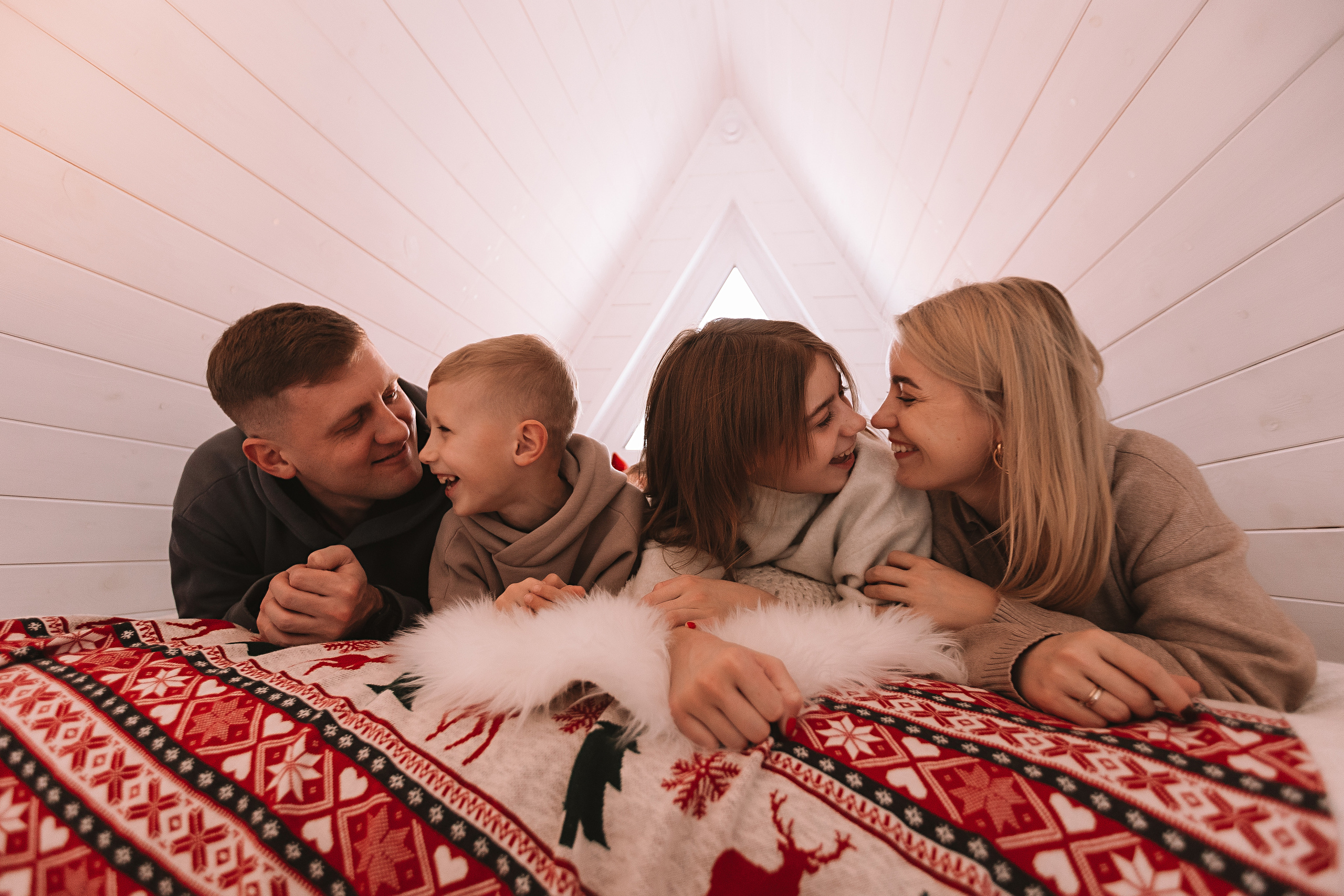 Сканди (зима). Семейный фотограф Тюмень, фотограф на роды Салмина Мария