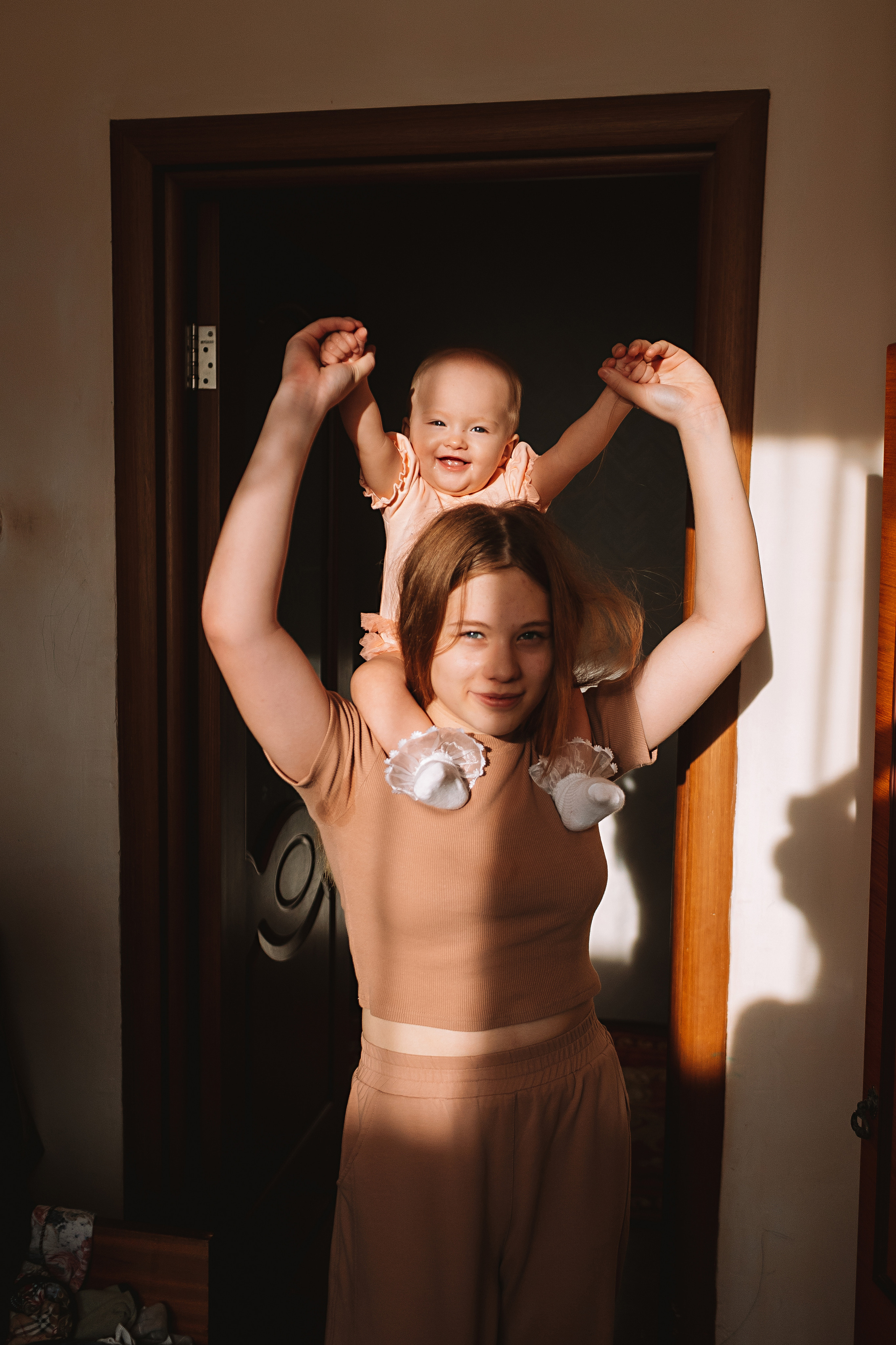 Большая семья (17 человек в частном доме, 2 часа). Семейный фотограф Тюмень, фотограф на роды Салмина Мария