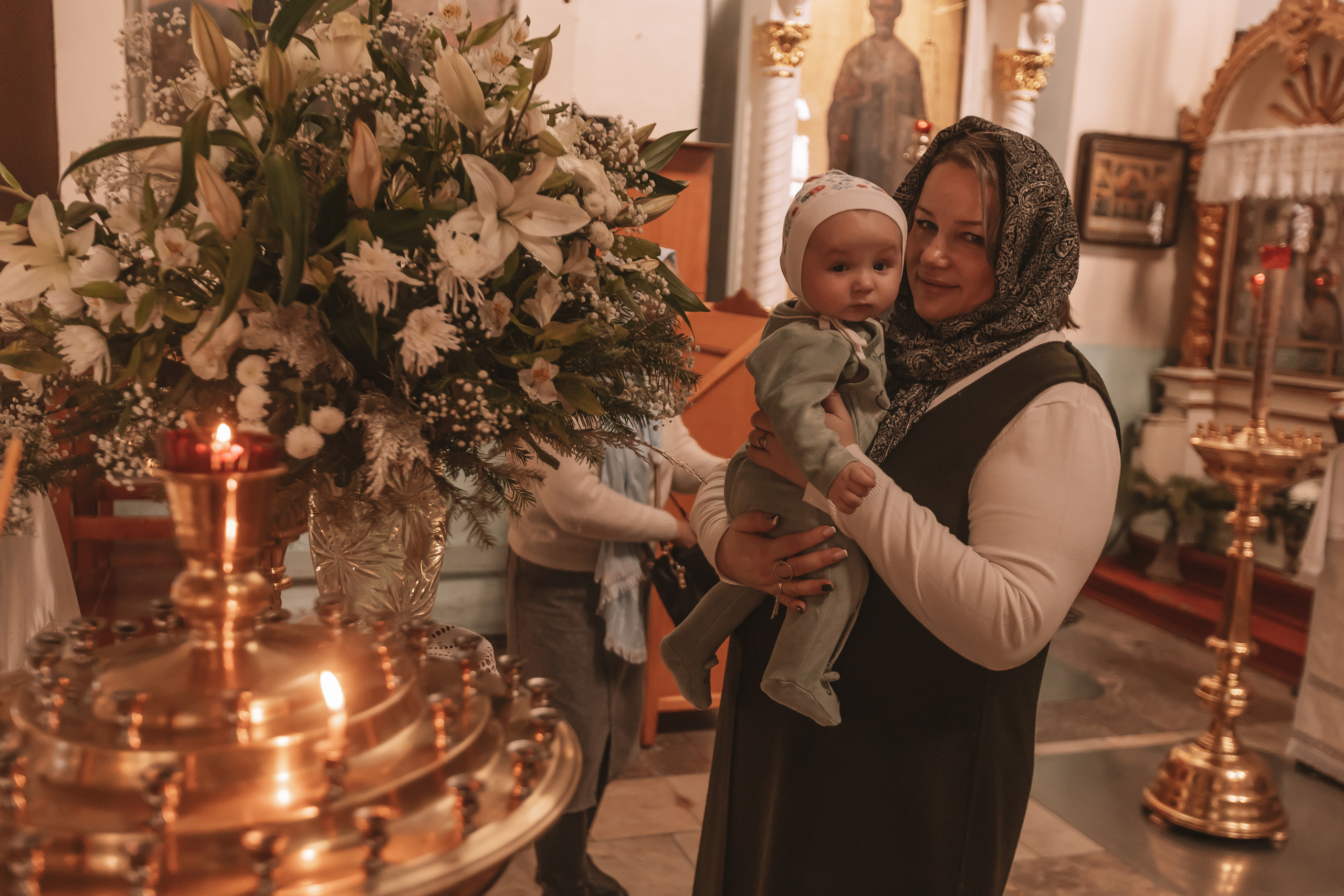 Крещение семакова. Семейный фотограф Тюмень, фотограф на роды Салмина Мария